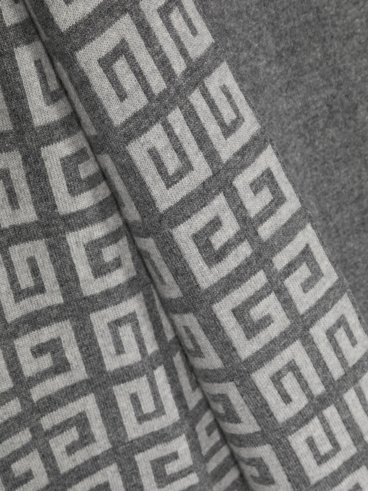 logo-embroidered scarf