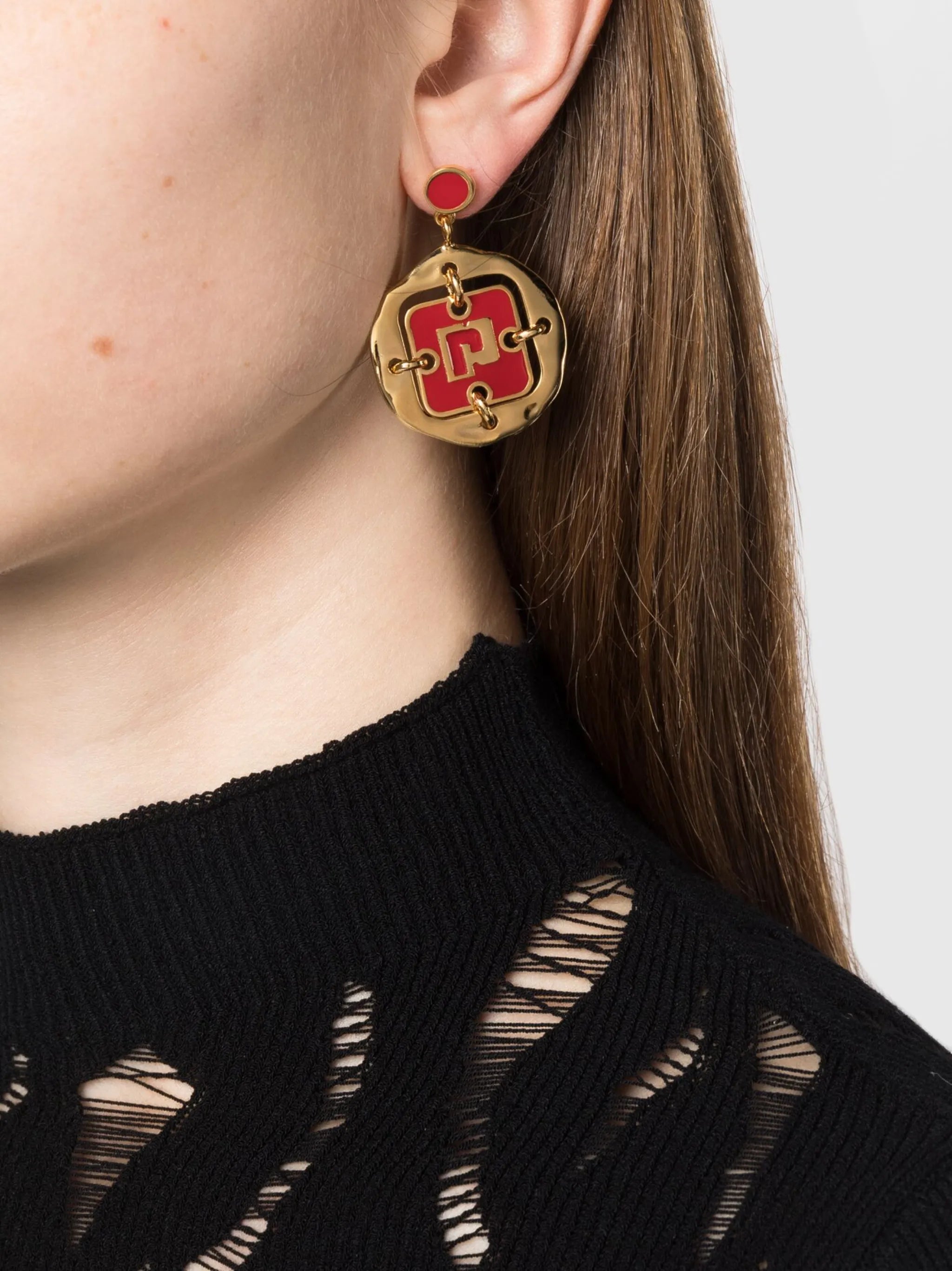 Medal drop earrings