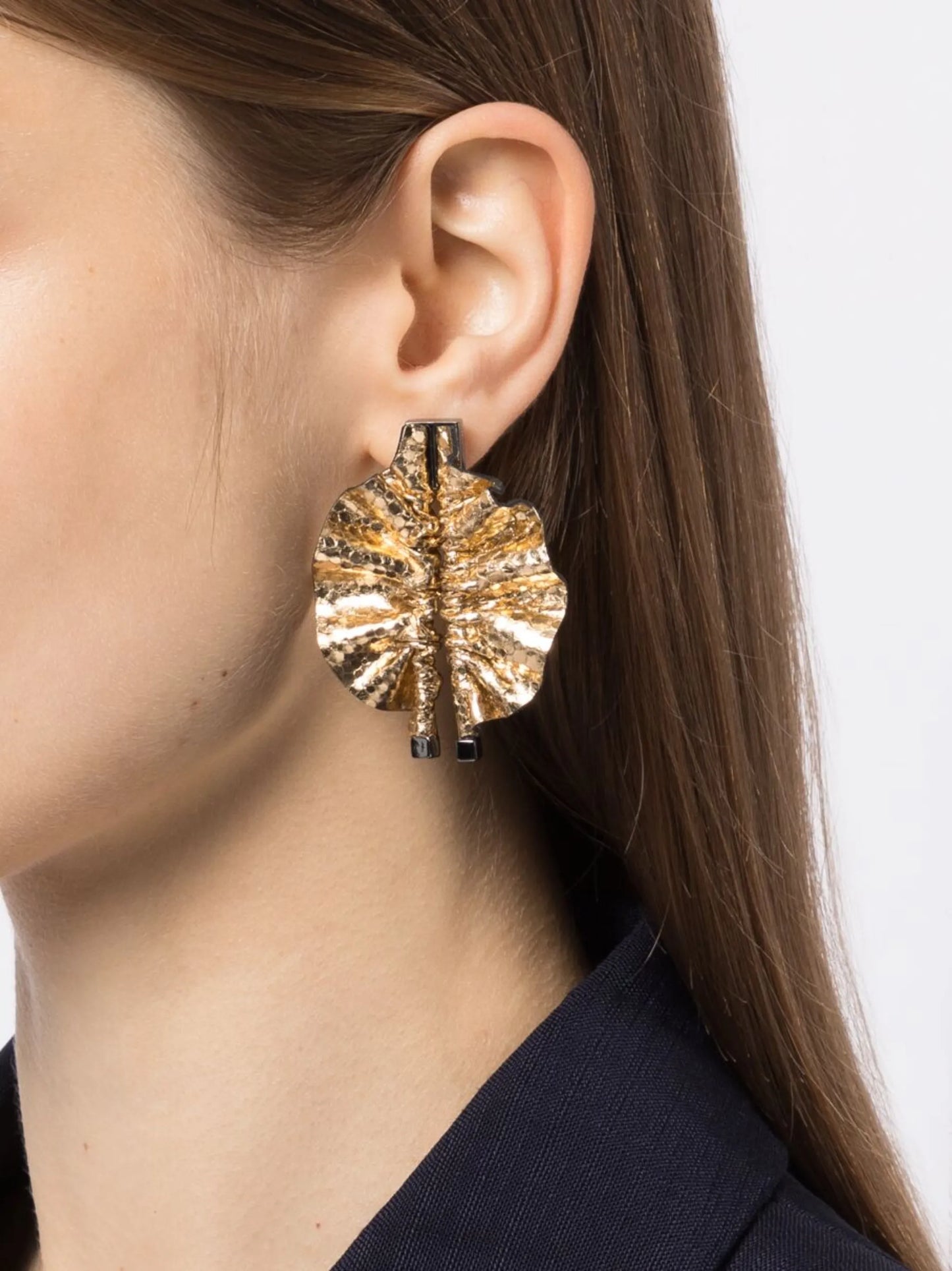 Minialie leaf drop earrings