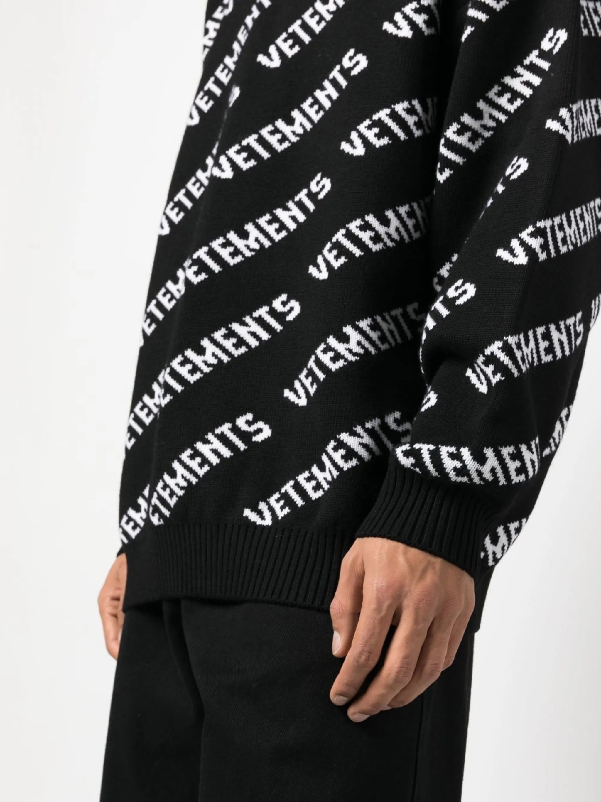 logo-print long-sleeve jumper