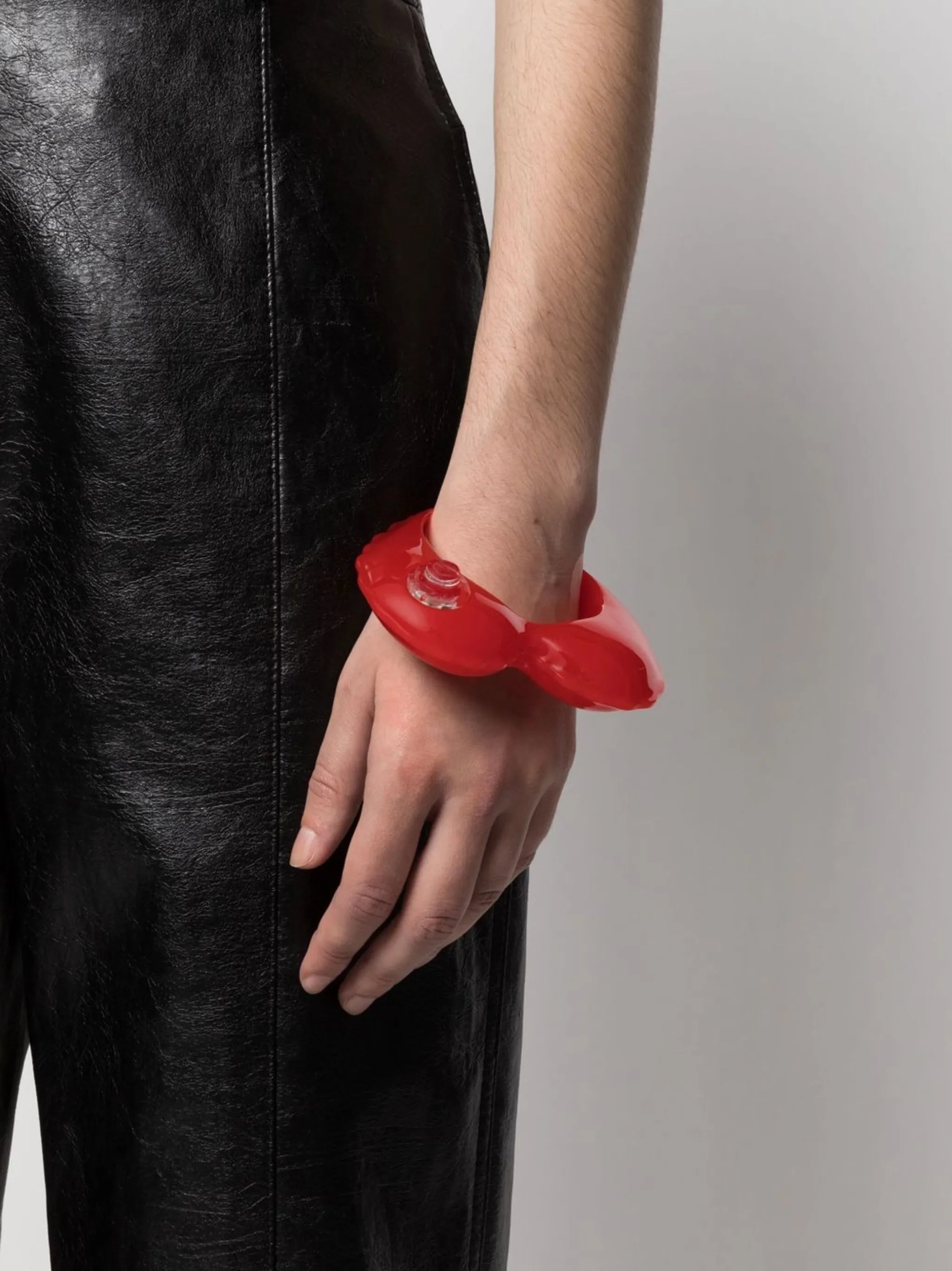 inflatable heart-motif resin bangle