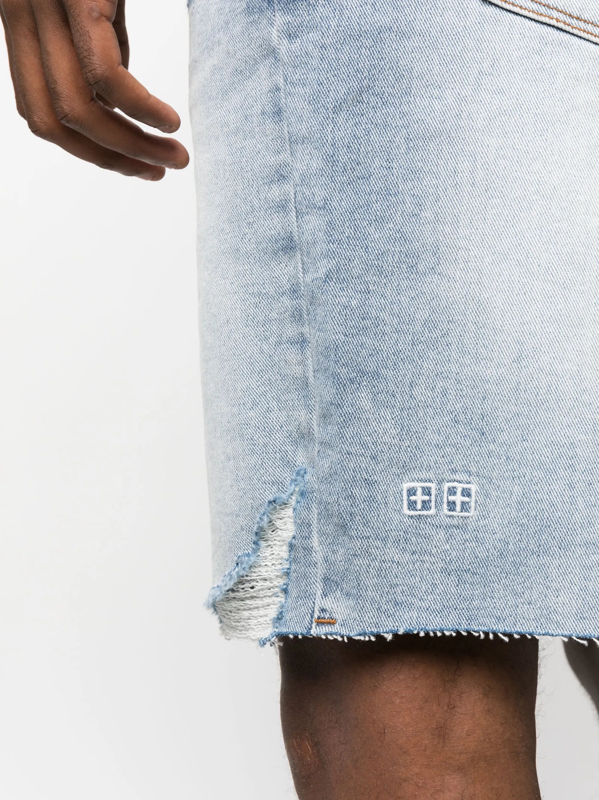 distressed knee-length denim shorts