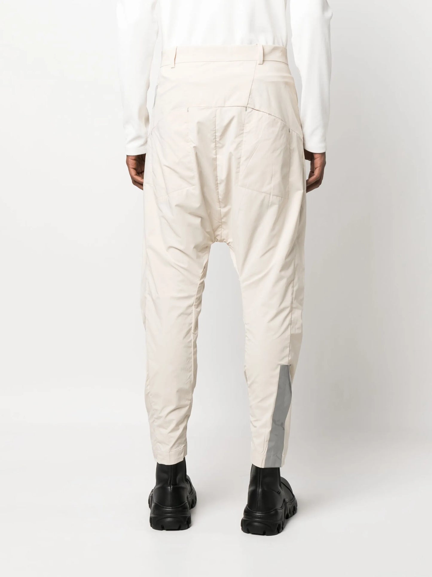 drop-crotch trousers
