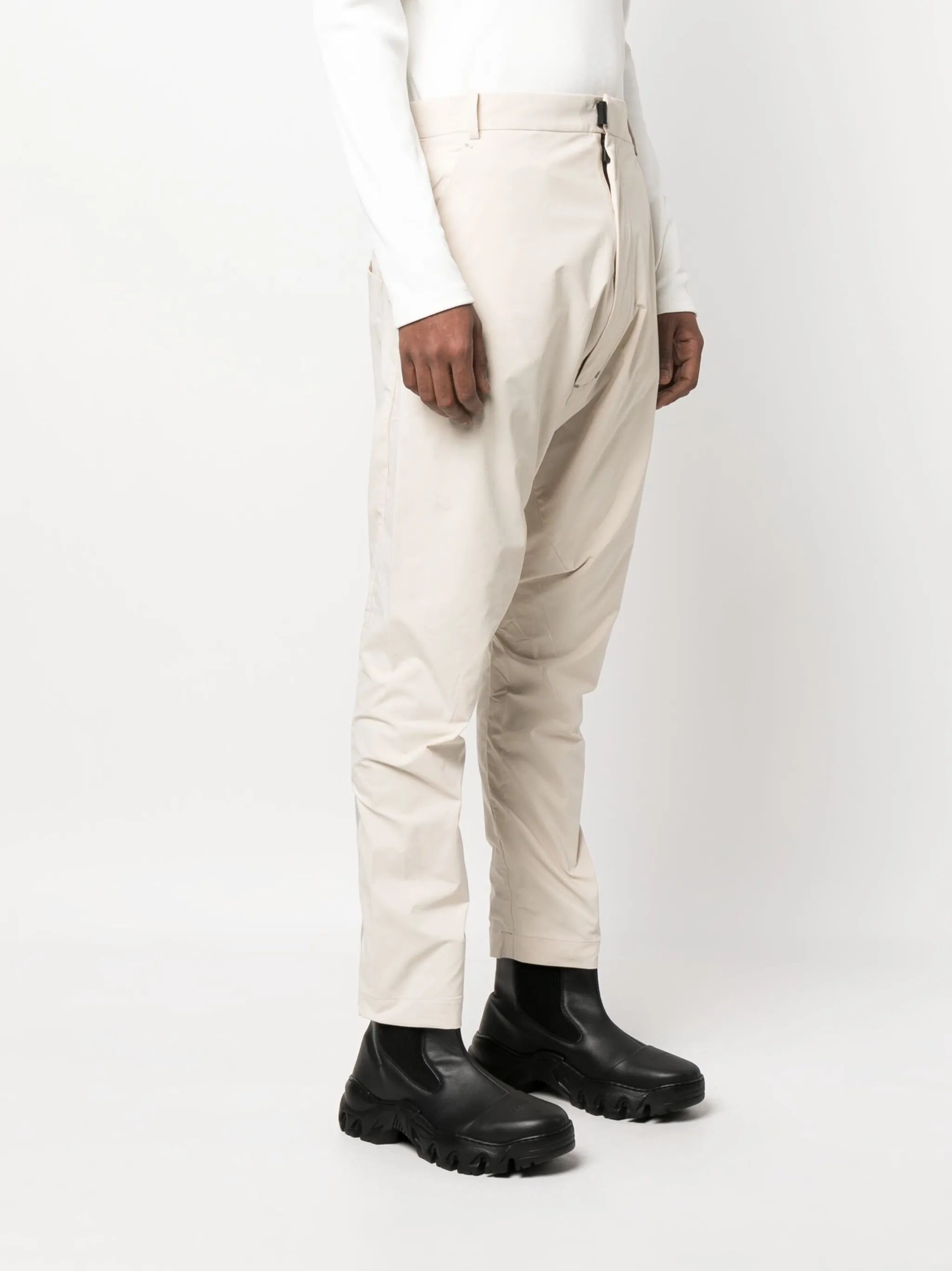 drop-crotch trousers