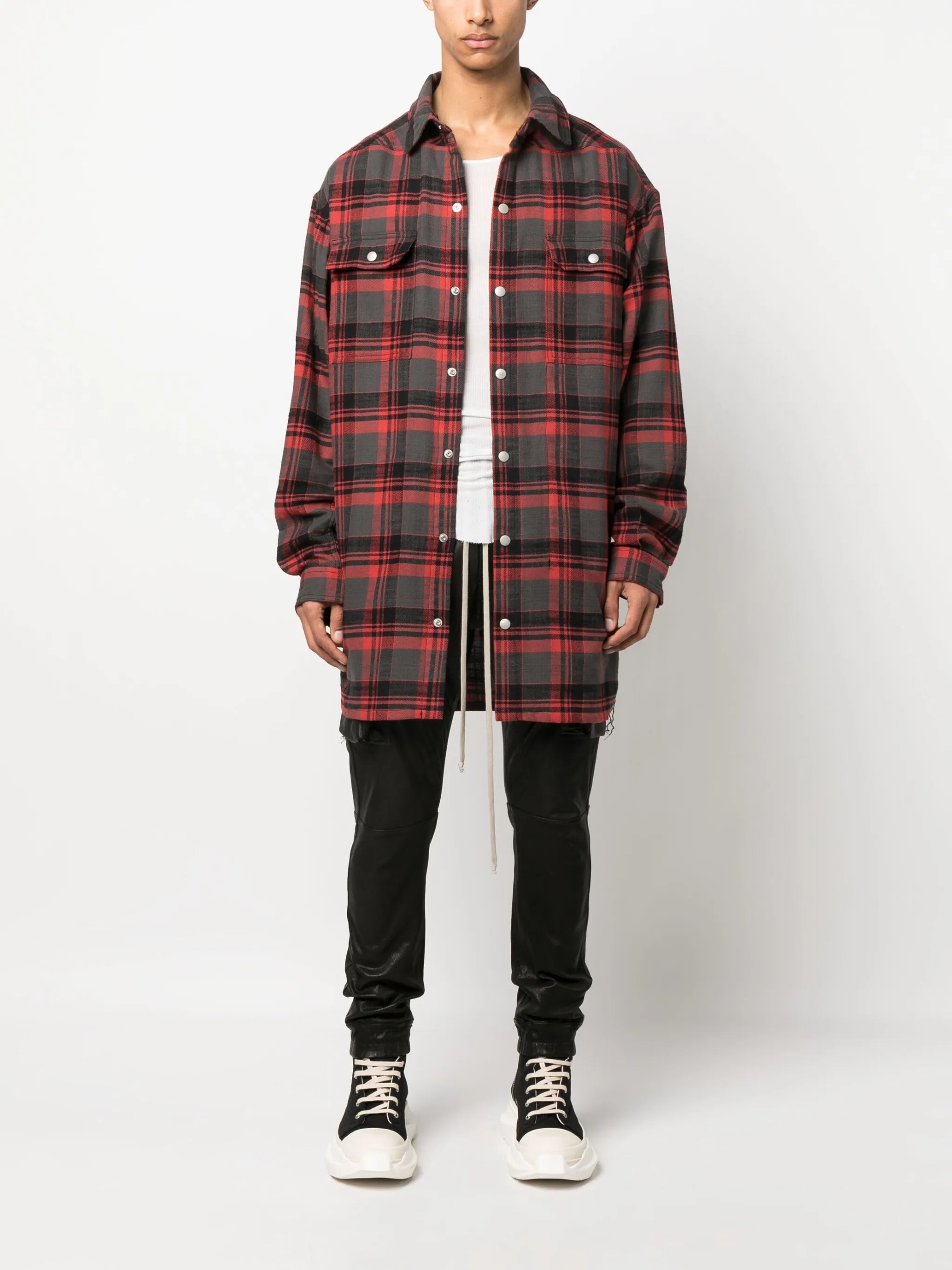 oversized plaid long-sleeve shirt