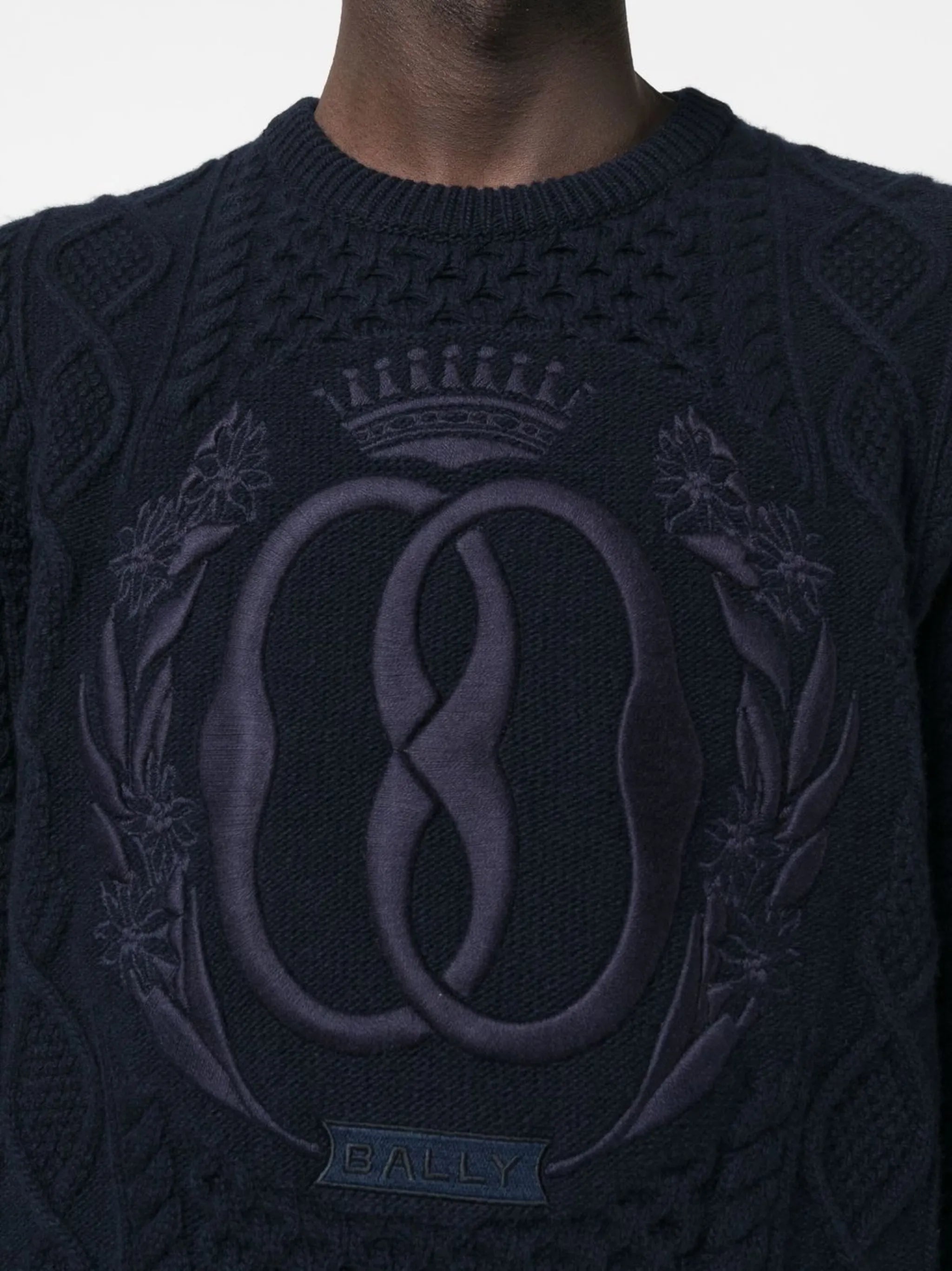 logo-embroidered crew-neck jumper