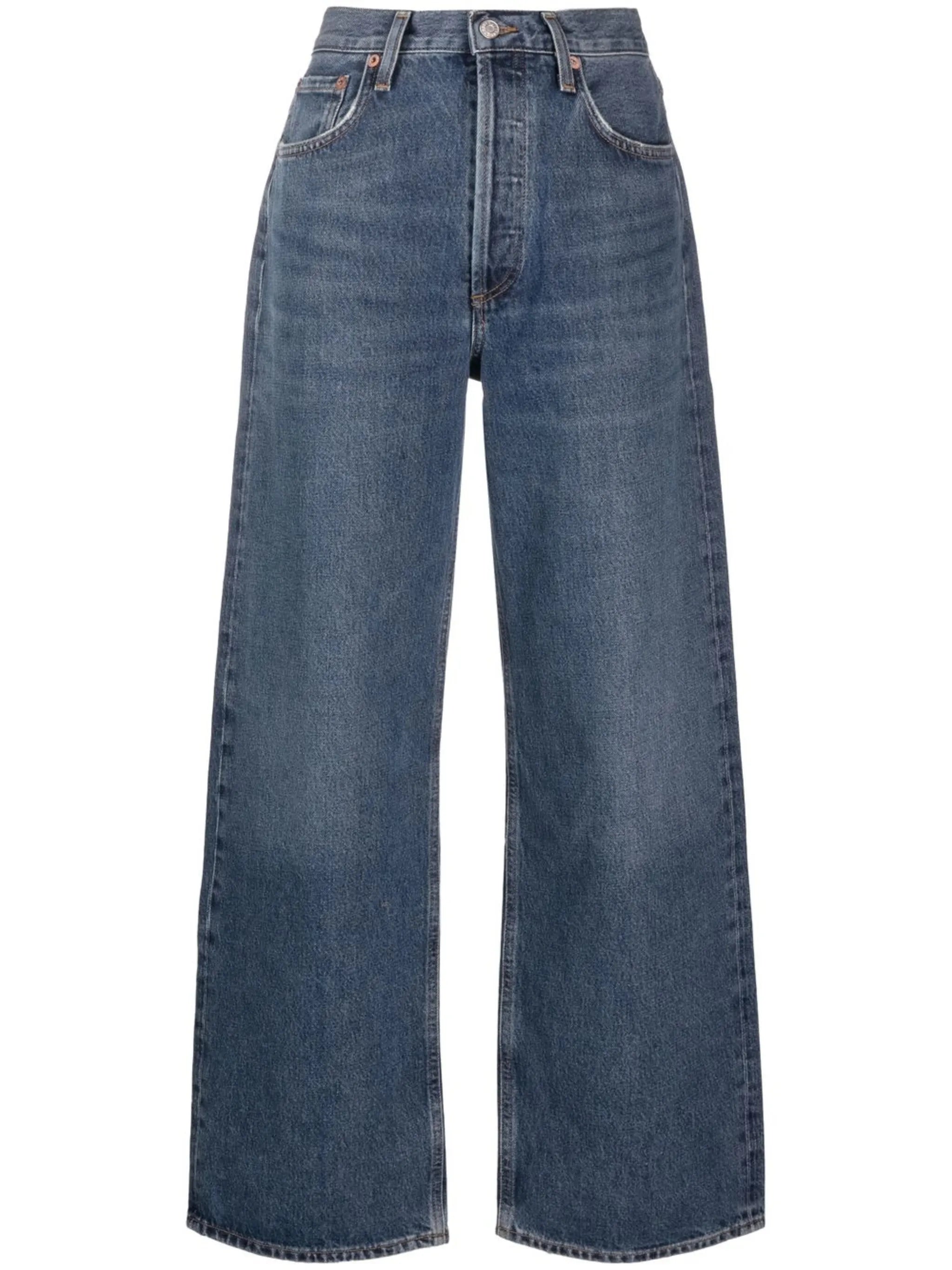 wide-leg baggy jeans