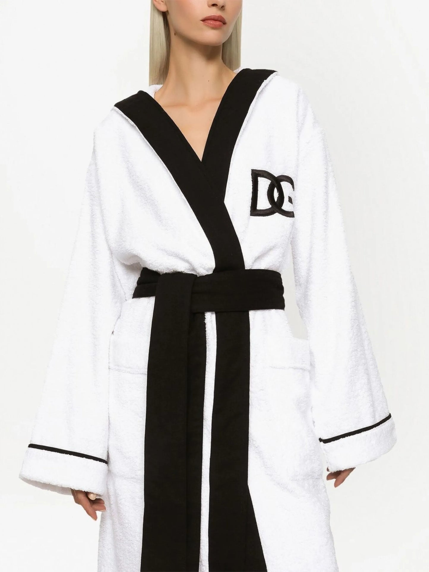 embroidered-logo tie-waist robe