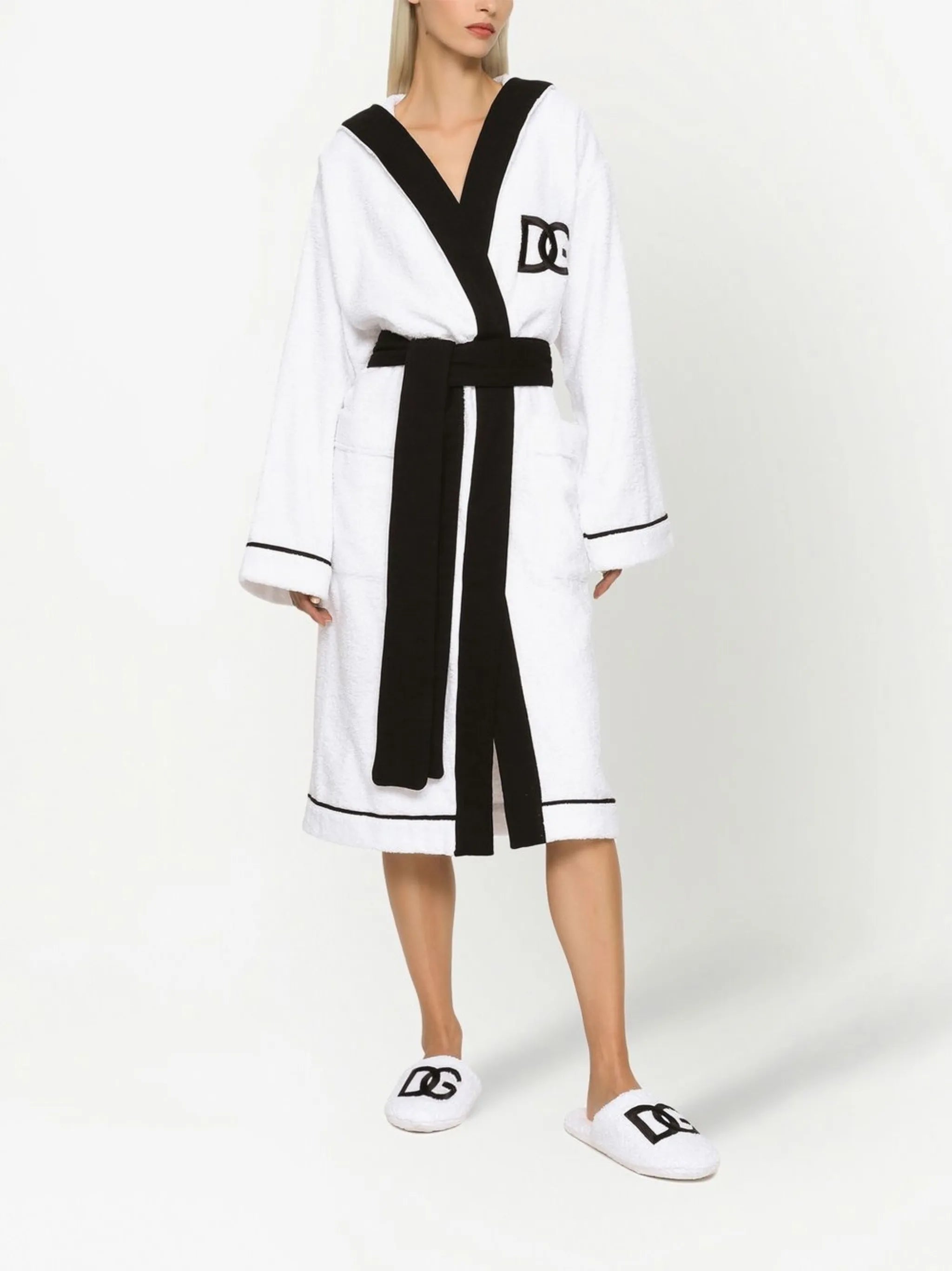 embroidered-logo tie-waist robe