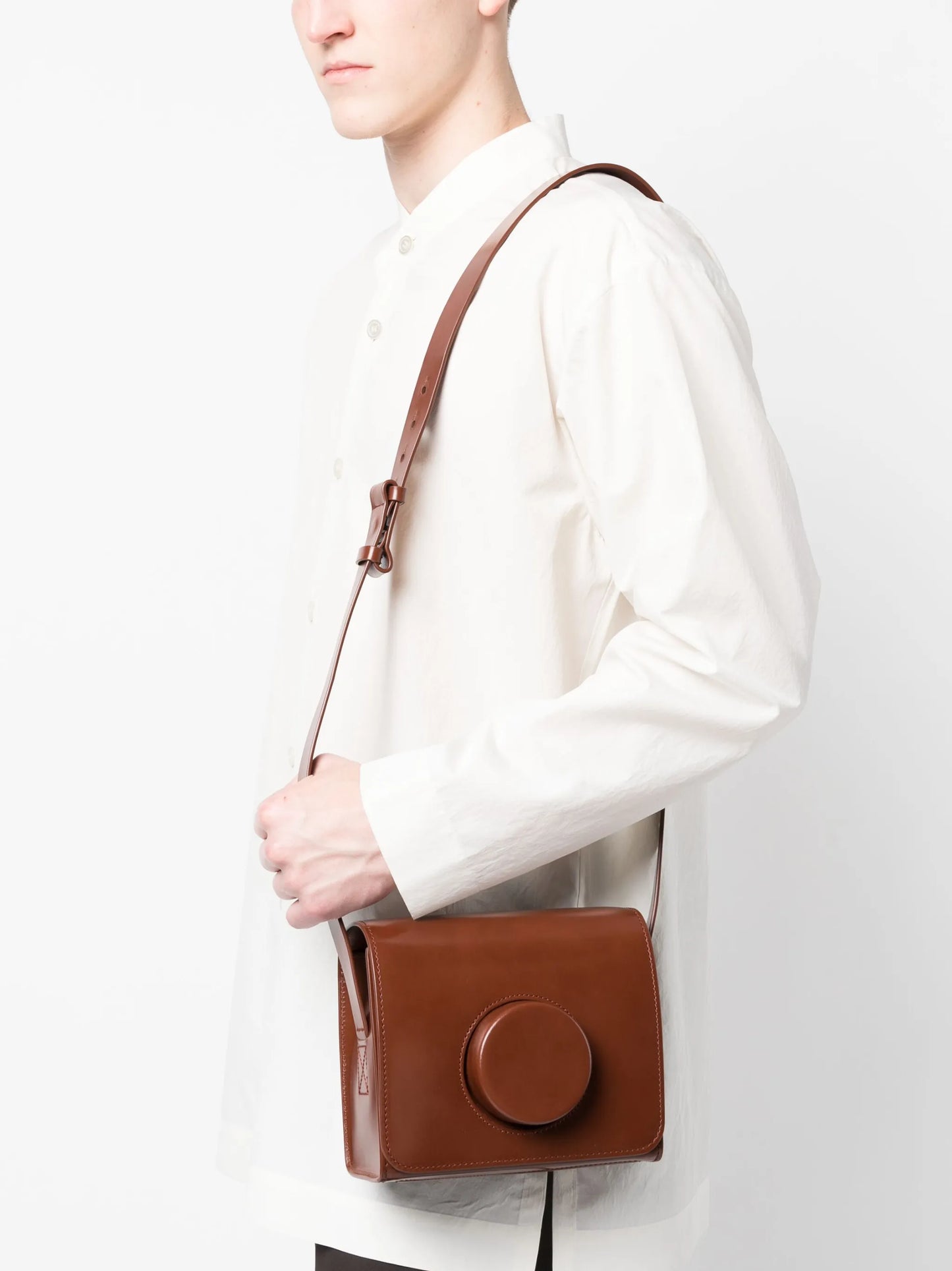Camera boxy crossbody bag