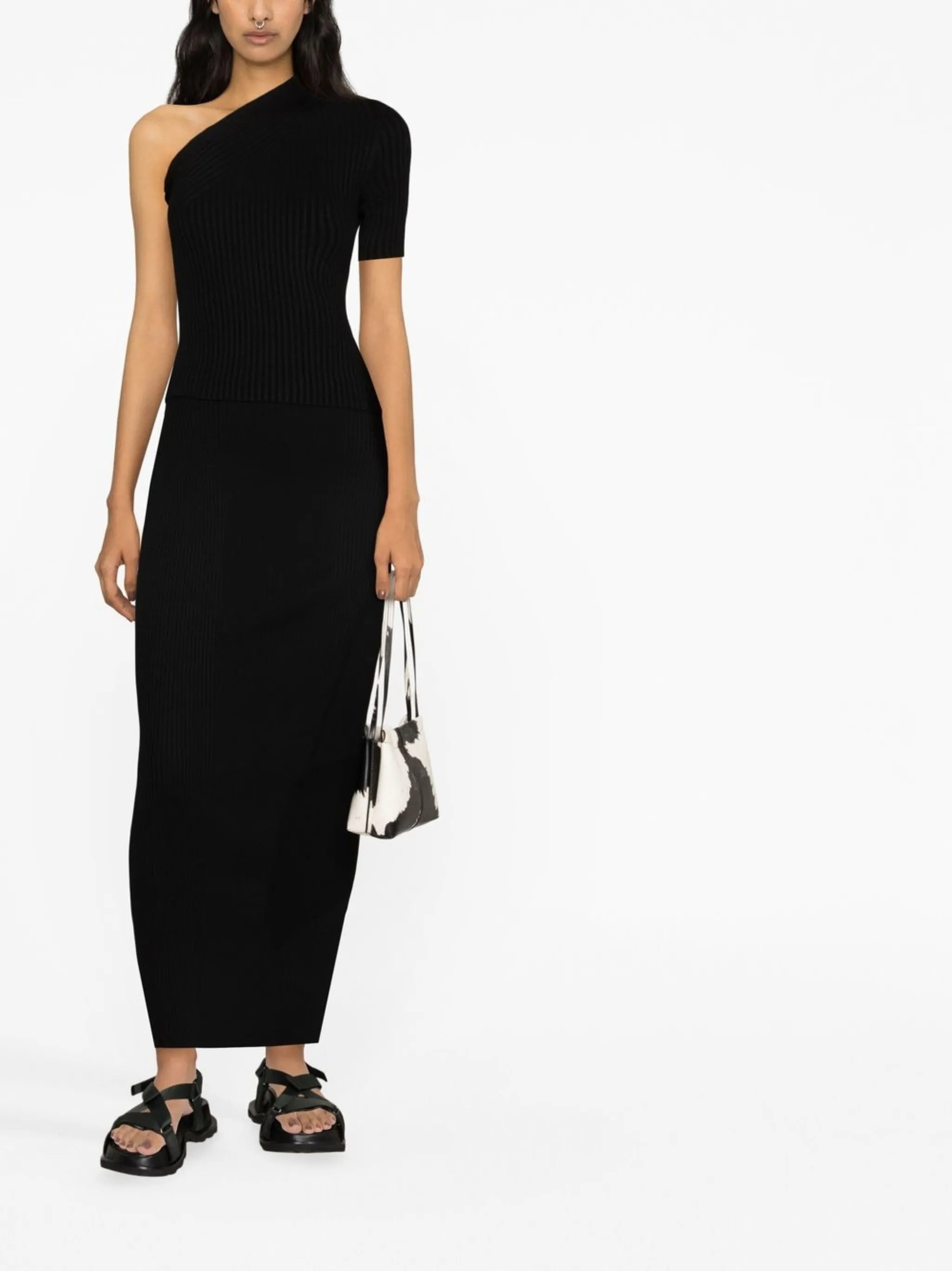 high-waisted knitted skirt