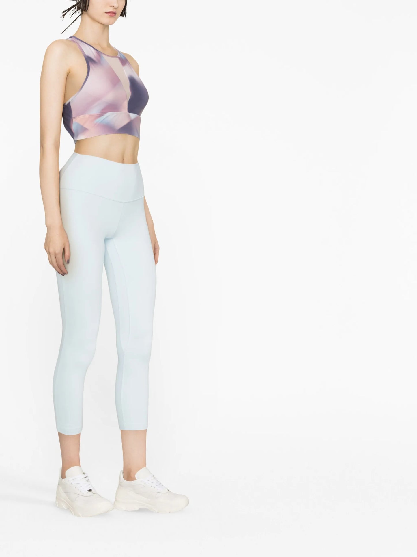 gradient-effect mesh-panel sports bra