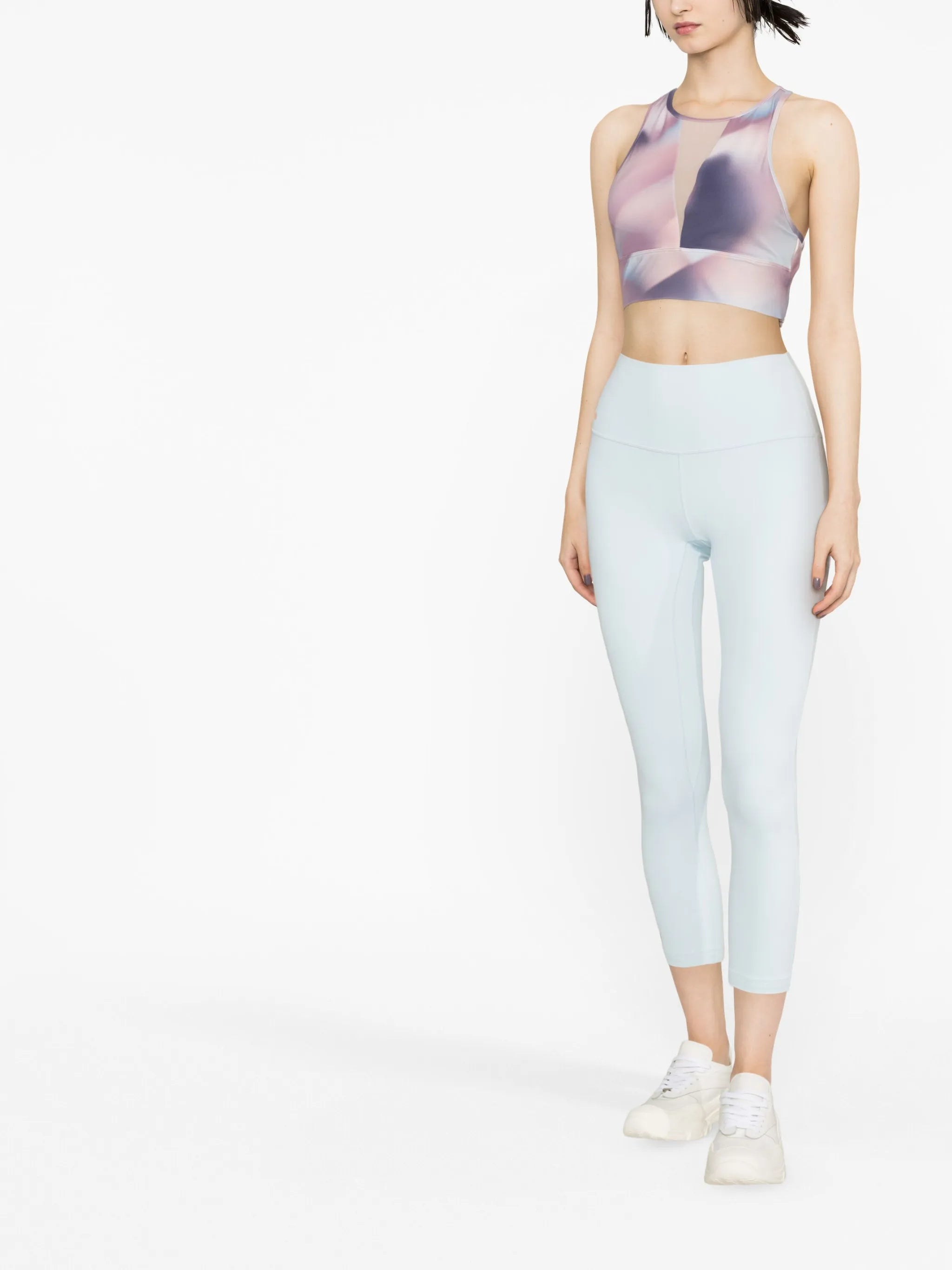 gradient-effect mesh-panel sports bra