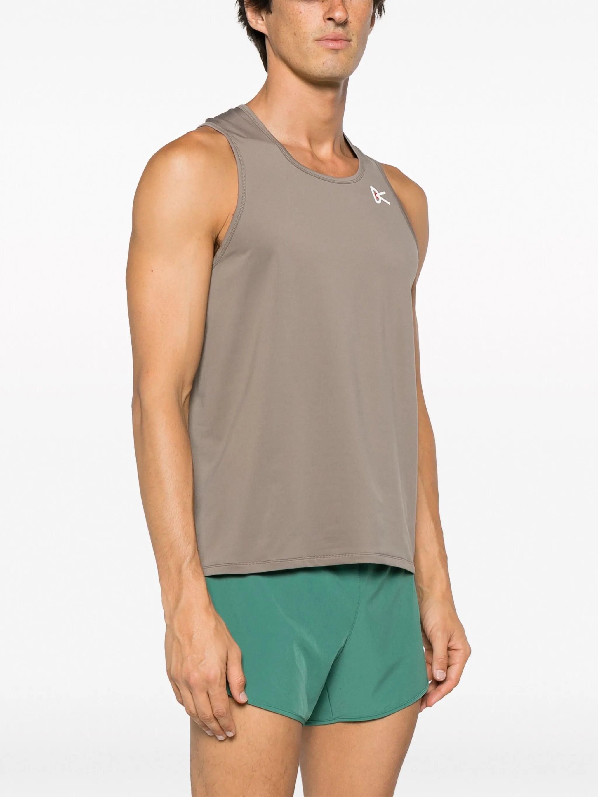 sleeveless tank top