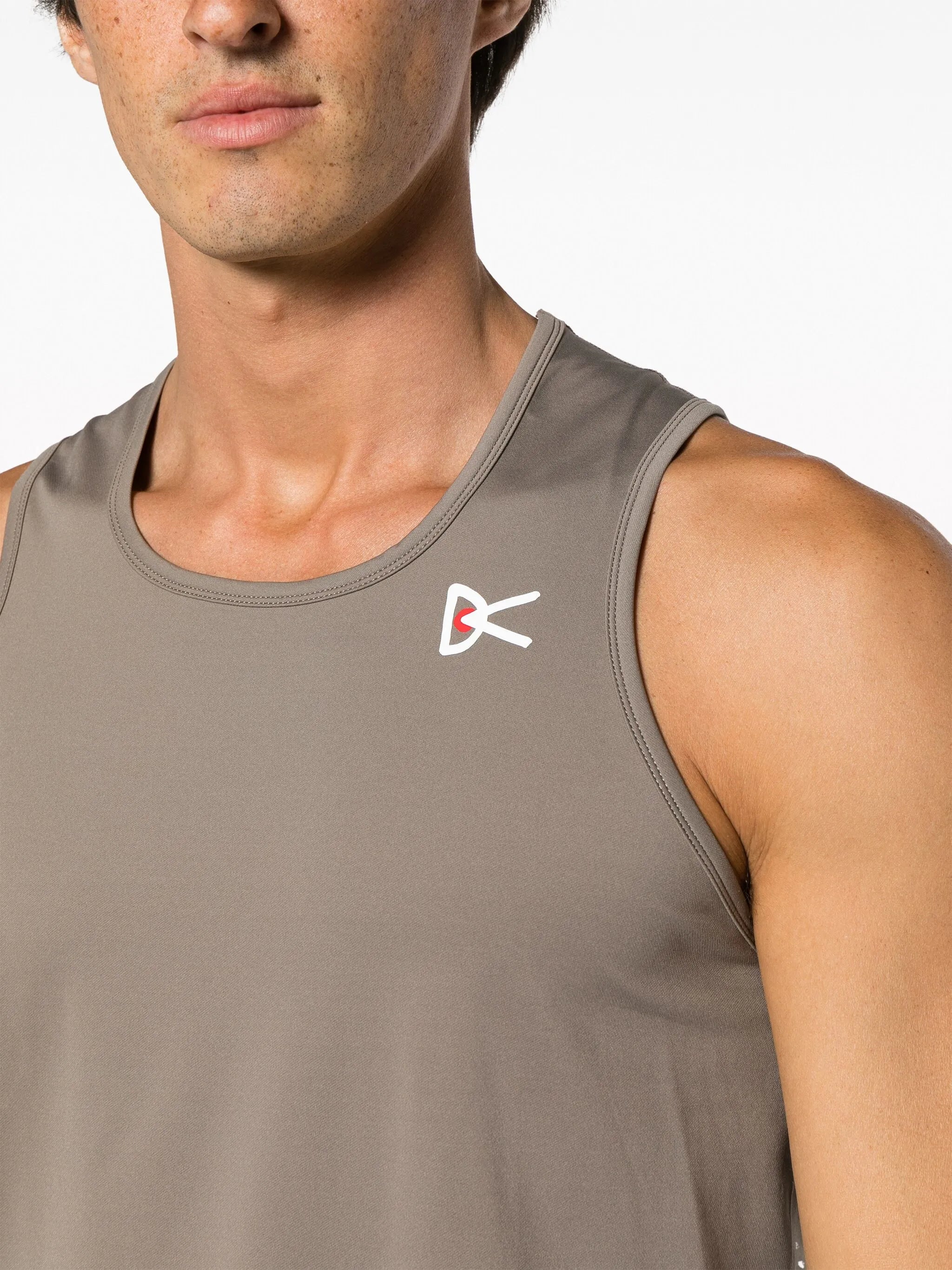 sleeveless tank top