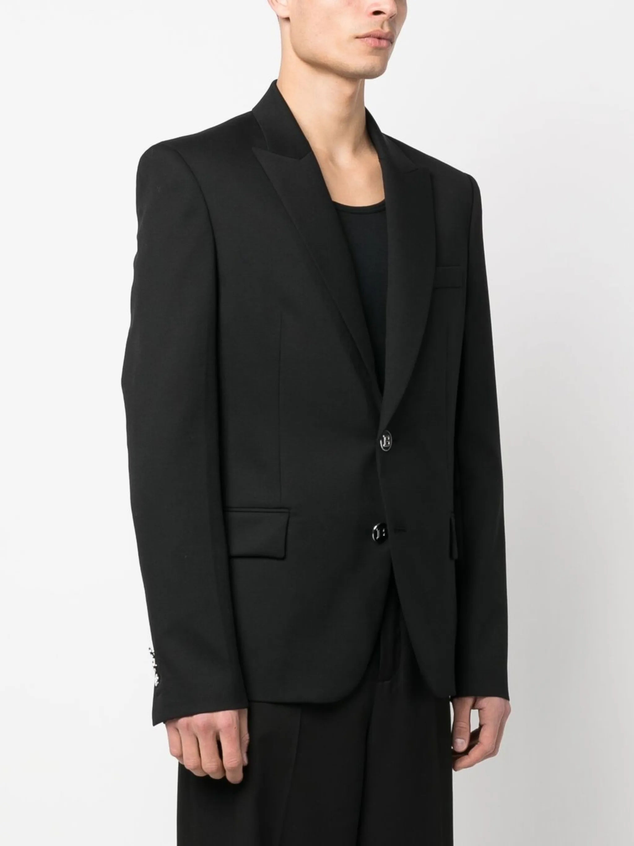 single-breasted notched-lapels blazer