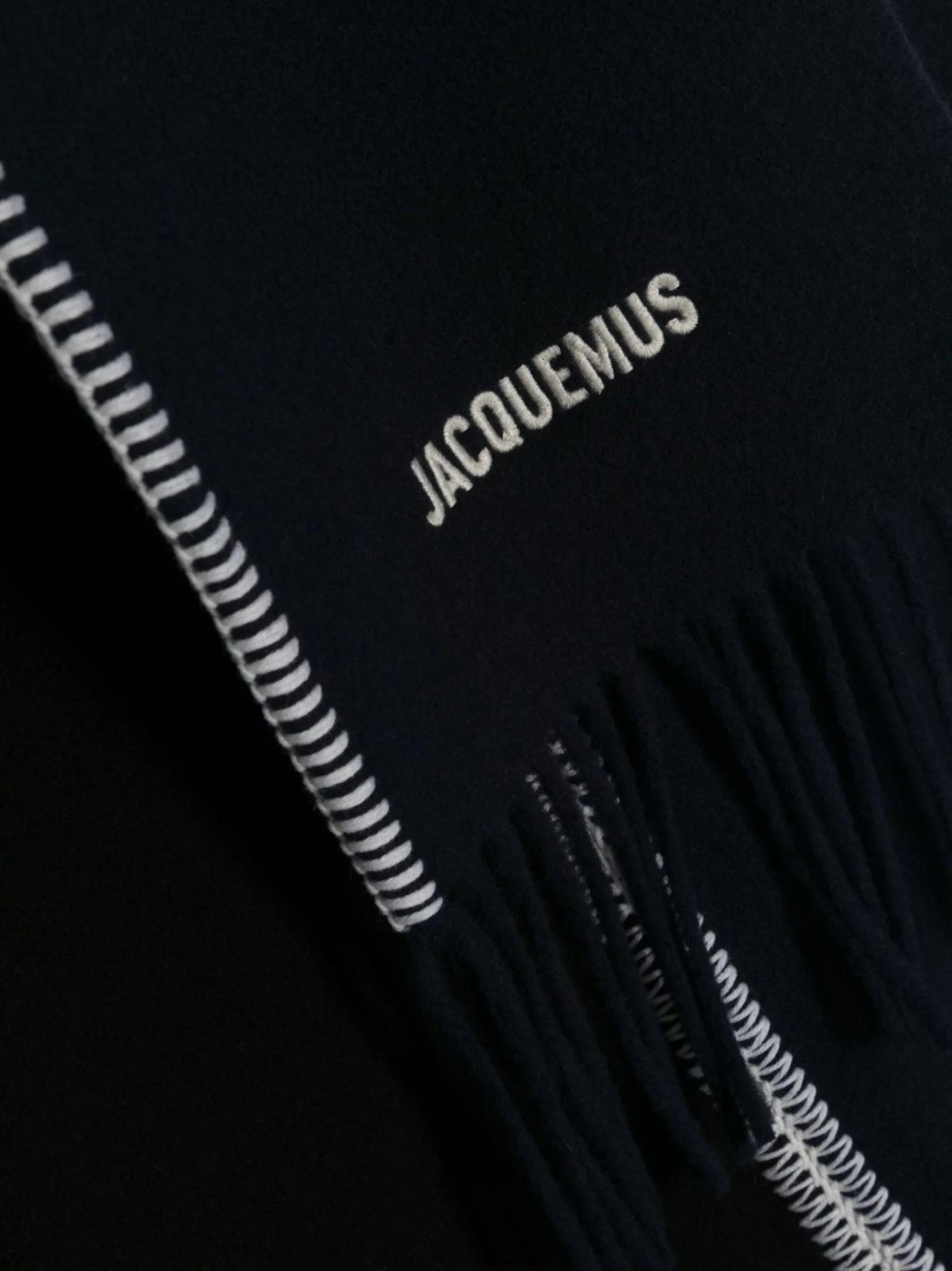 embroidered-logo whipstitch scarf