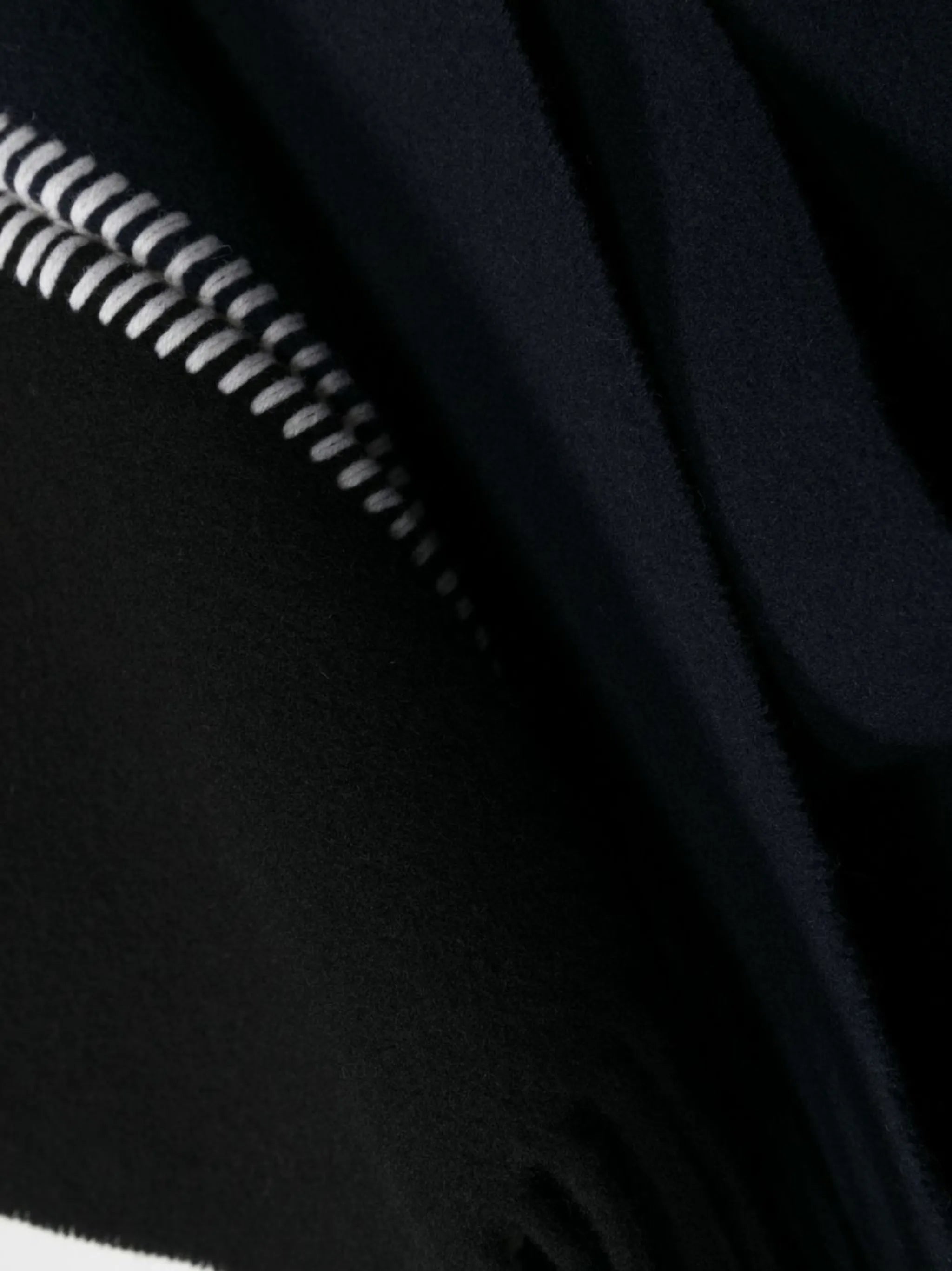 embroidered-logo whipstitch scarf