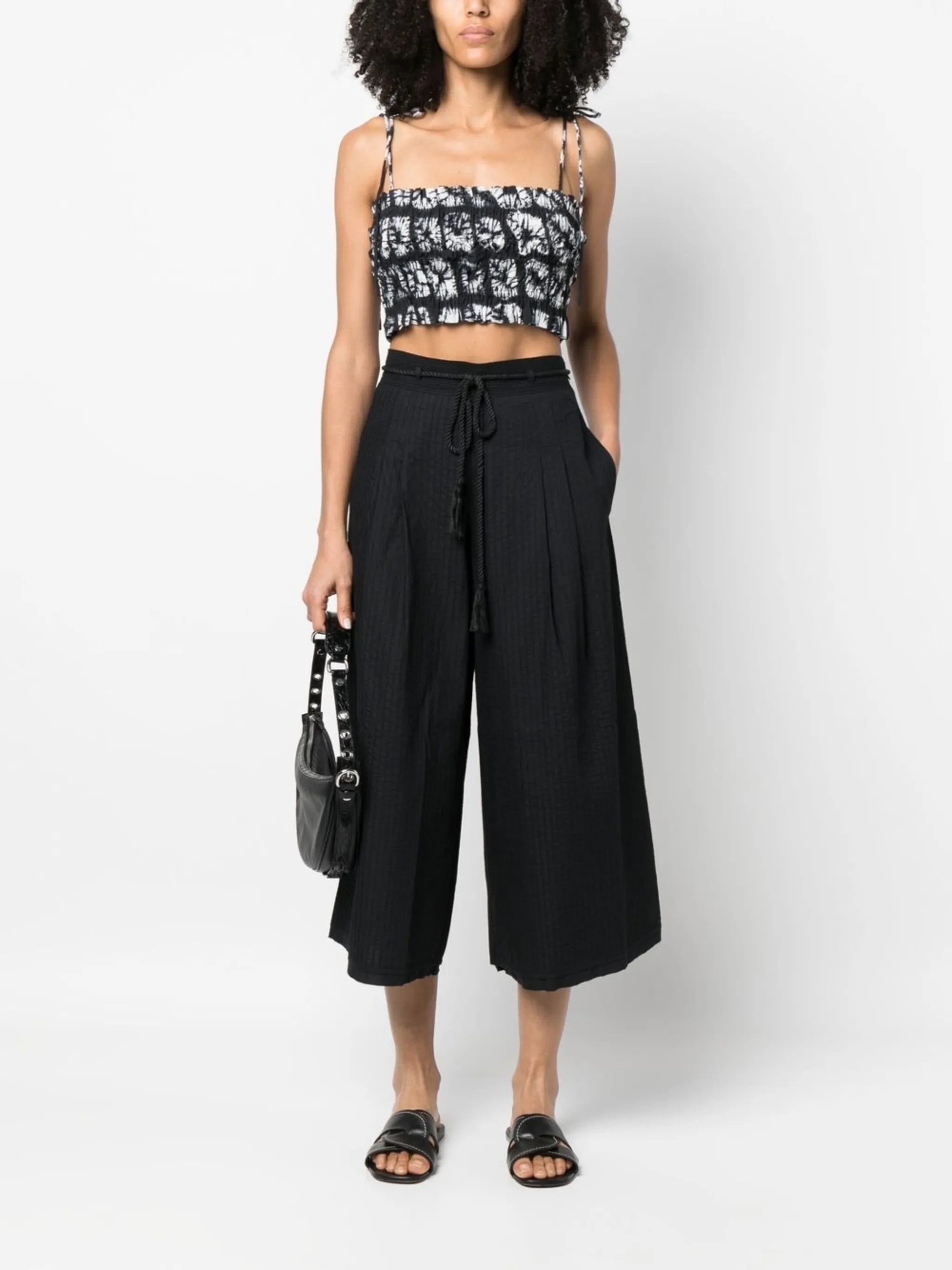 wide-leg cropped trousers