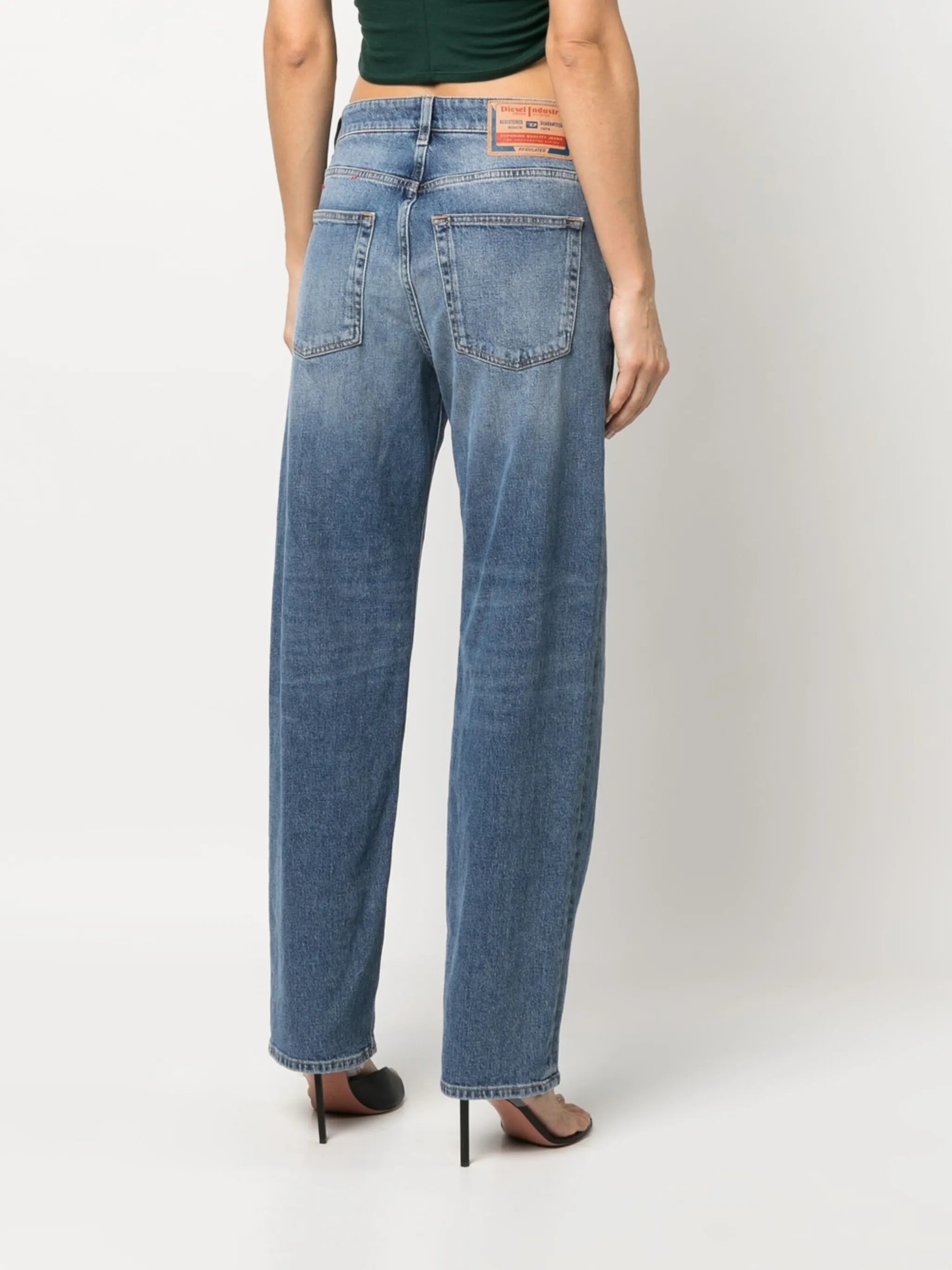 logo-plaque straight-leg jeans