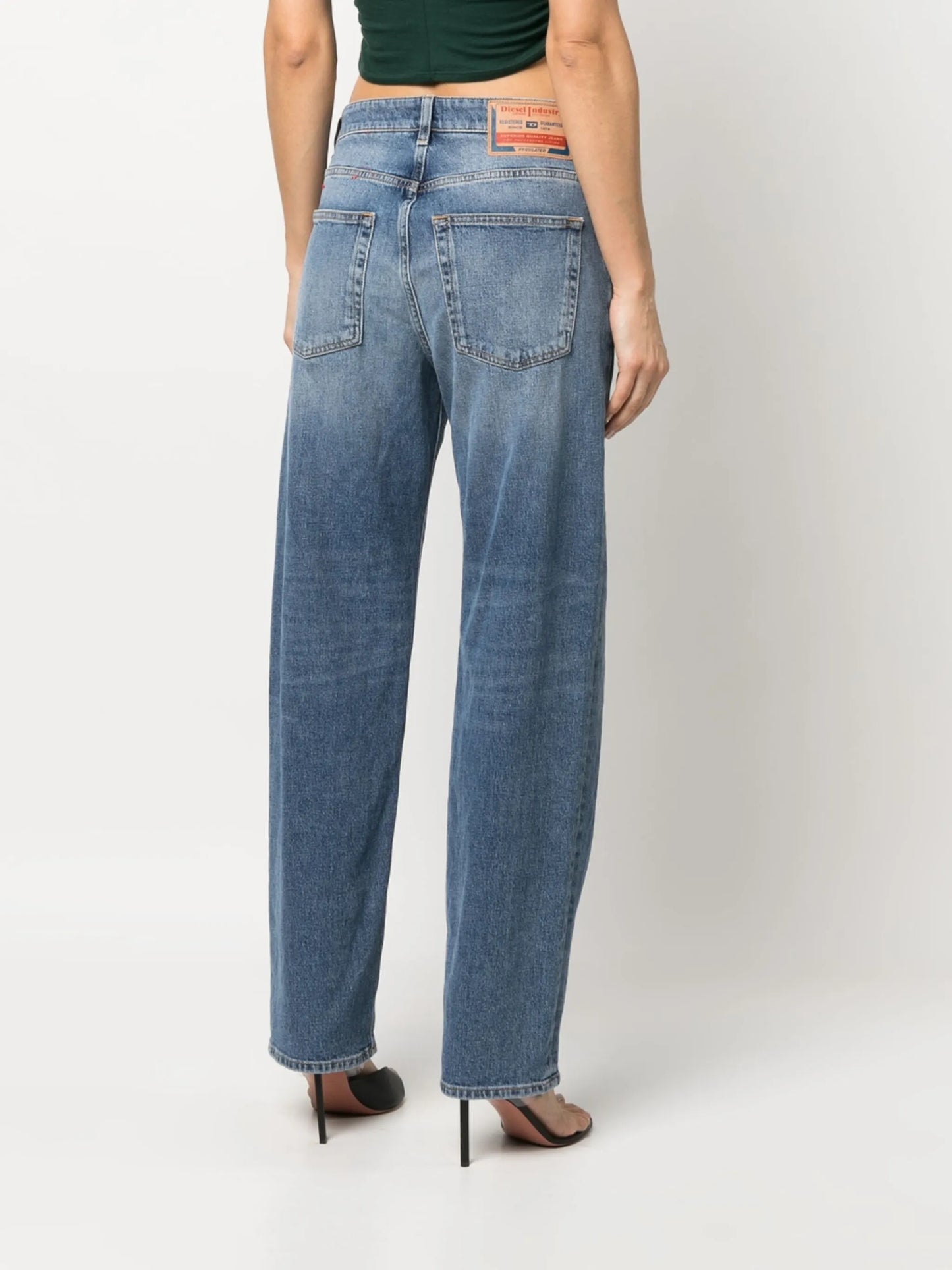 logo-plaque straight-leg jeans