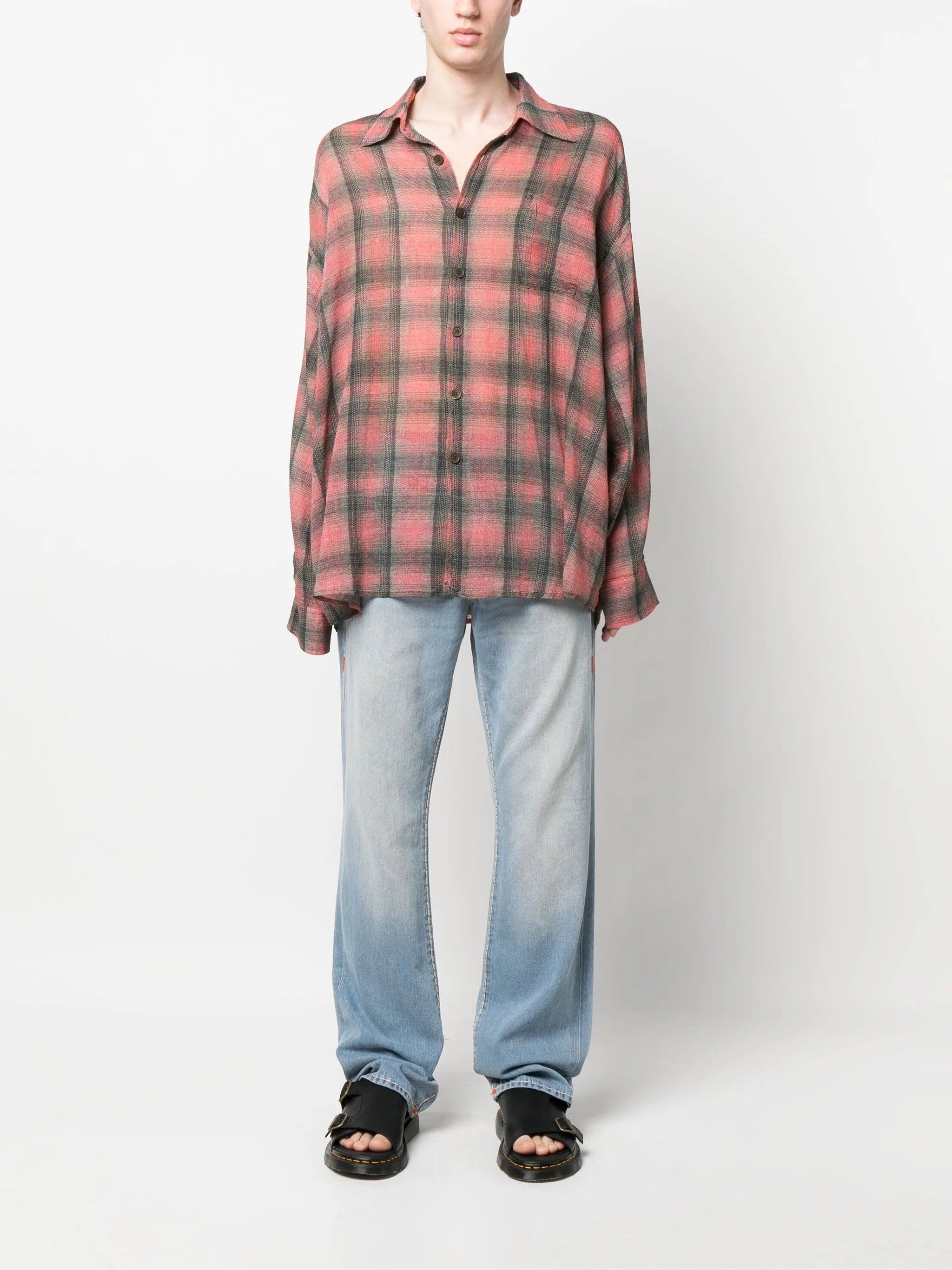 embroidered-logo lose-fit jeans
