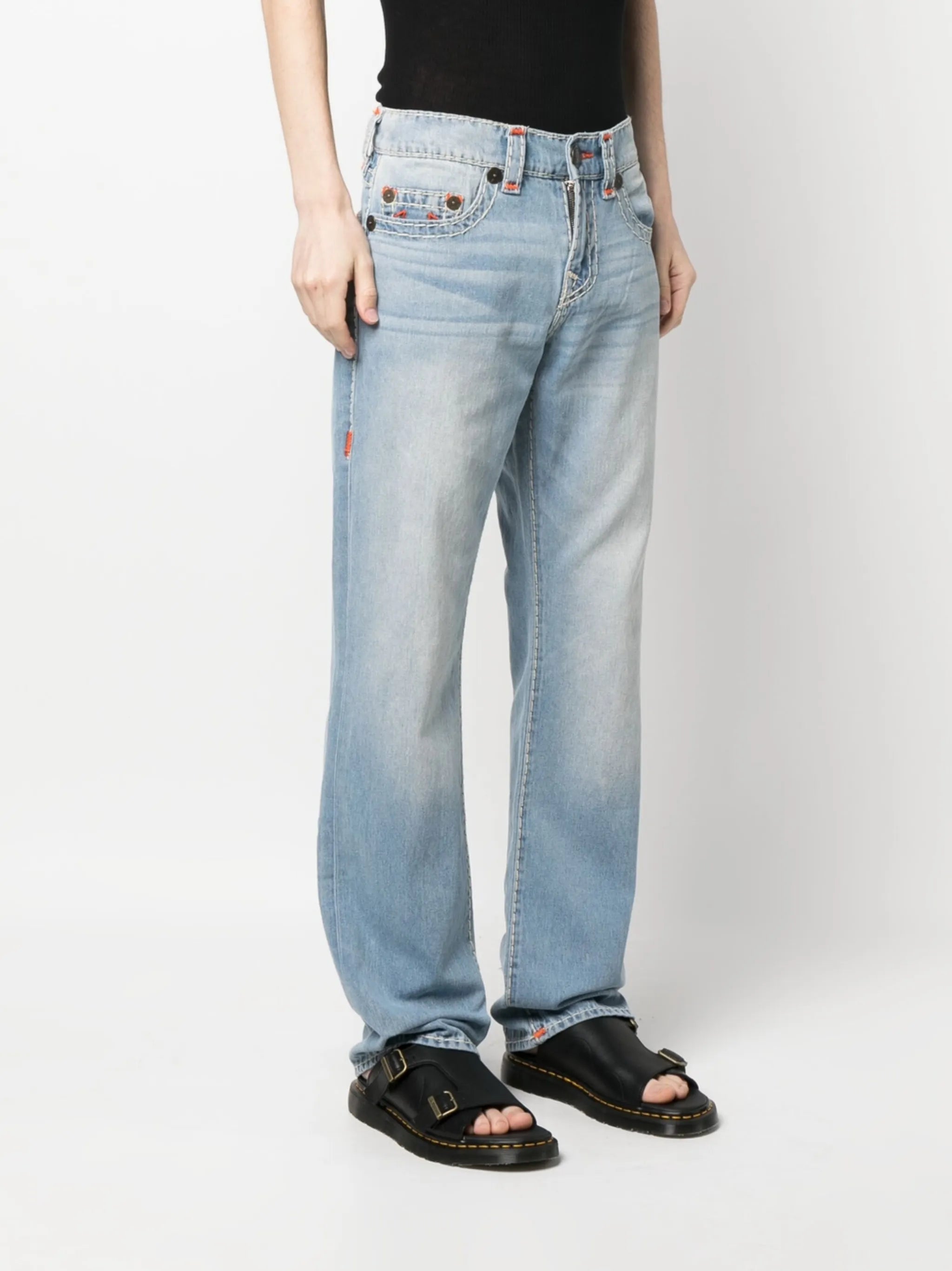 embroidered-logo lose-fit jeans