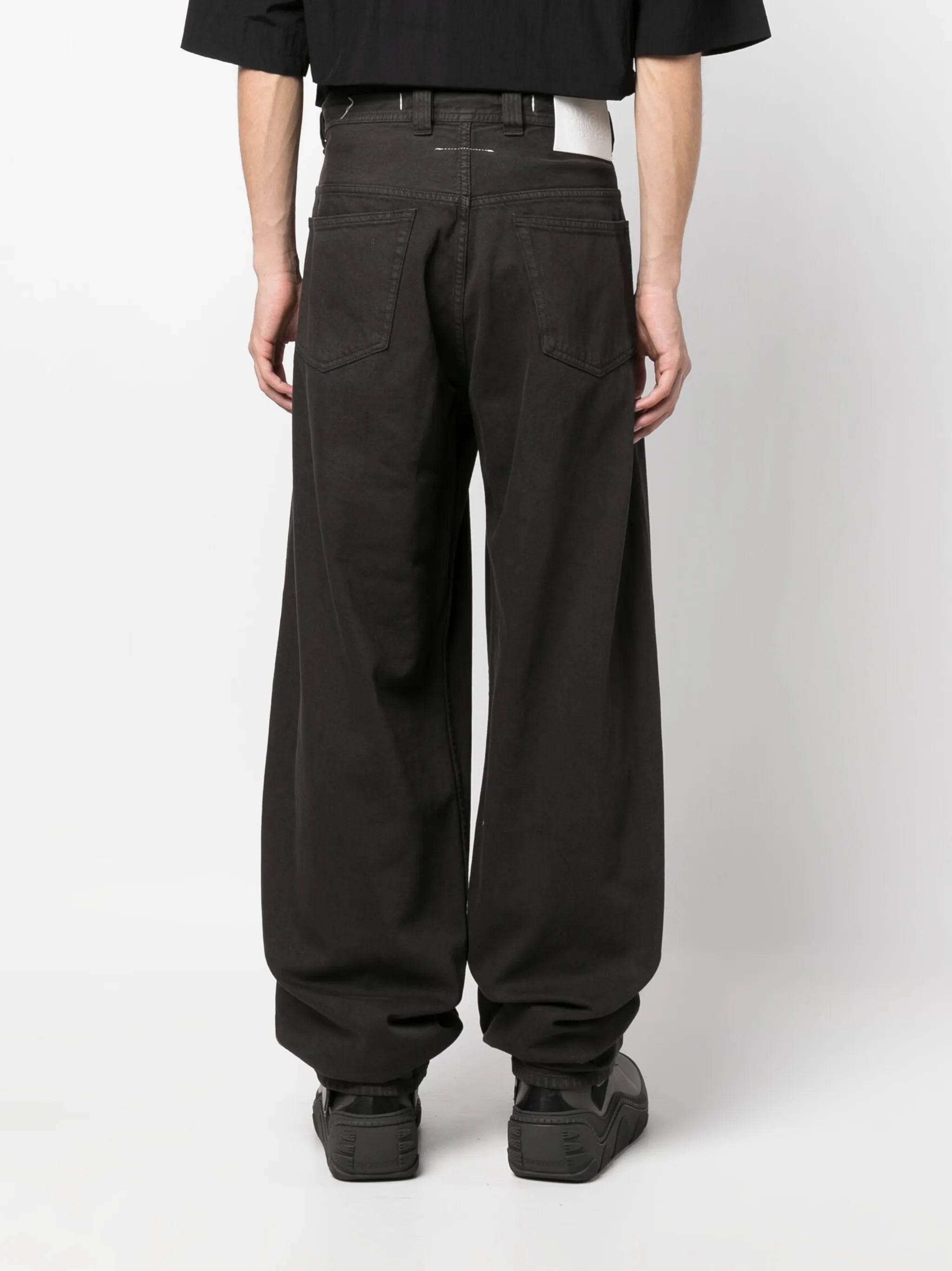 mid-rise wide-leg jeans