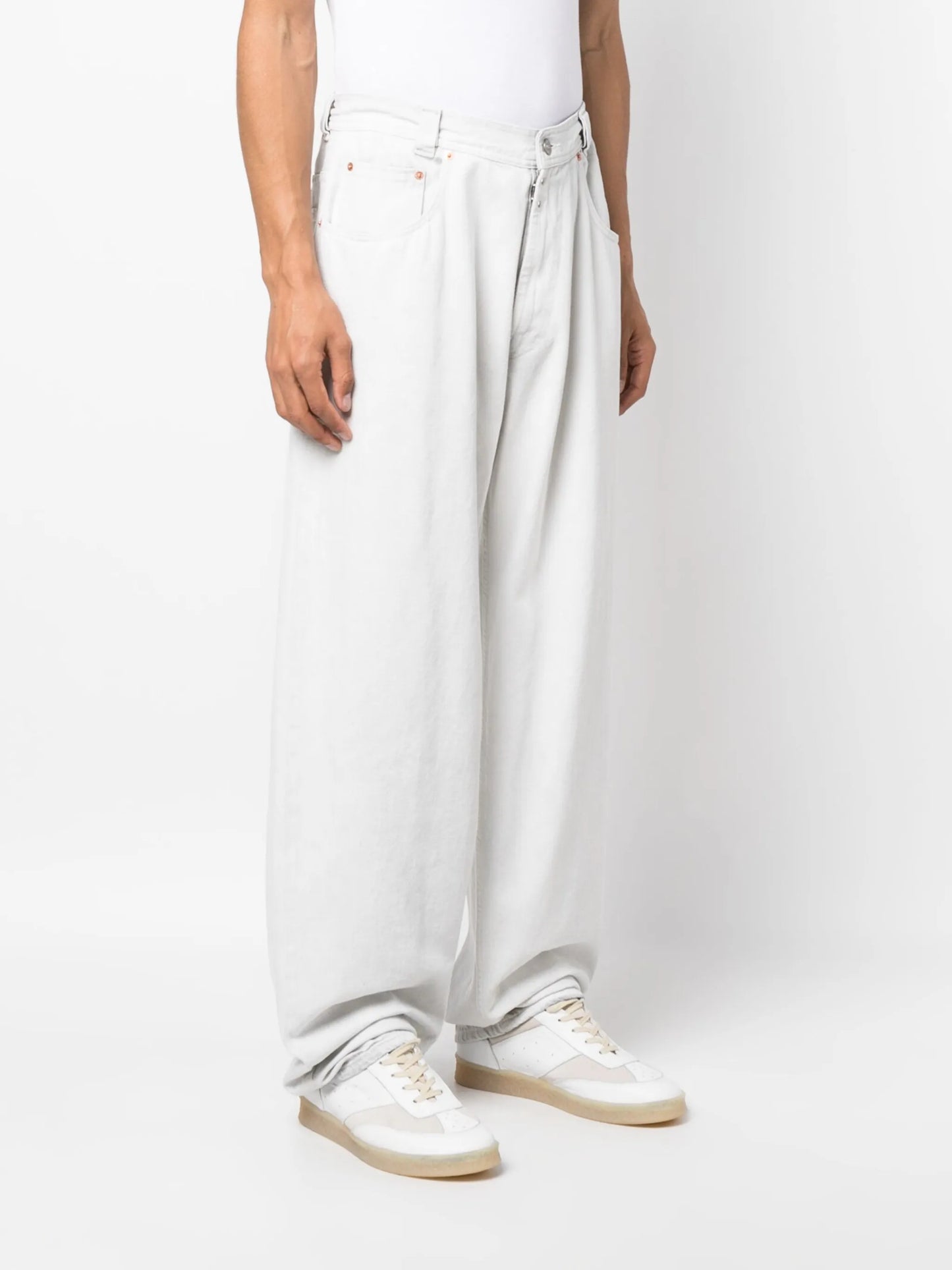 mid-rise straight-leg jeans