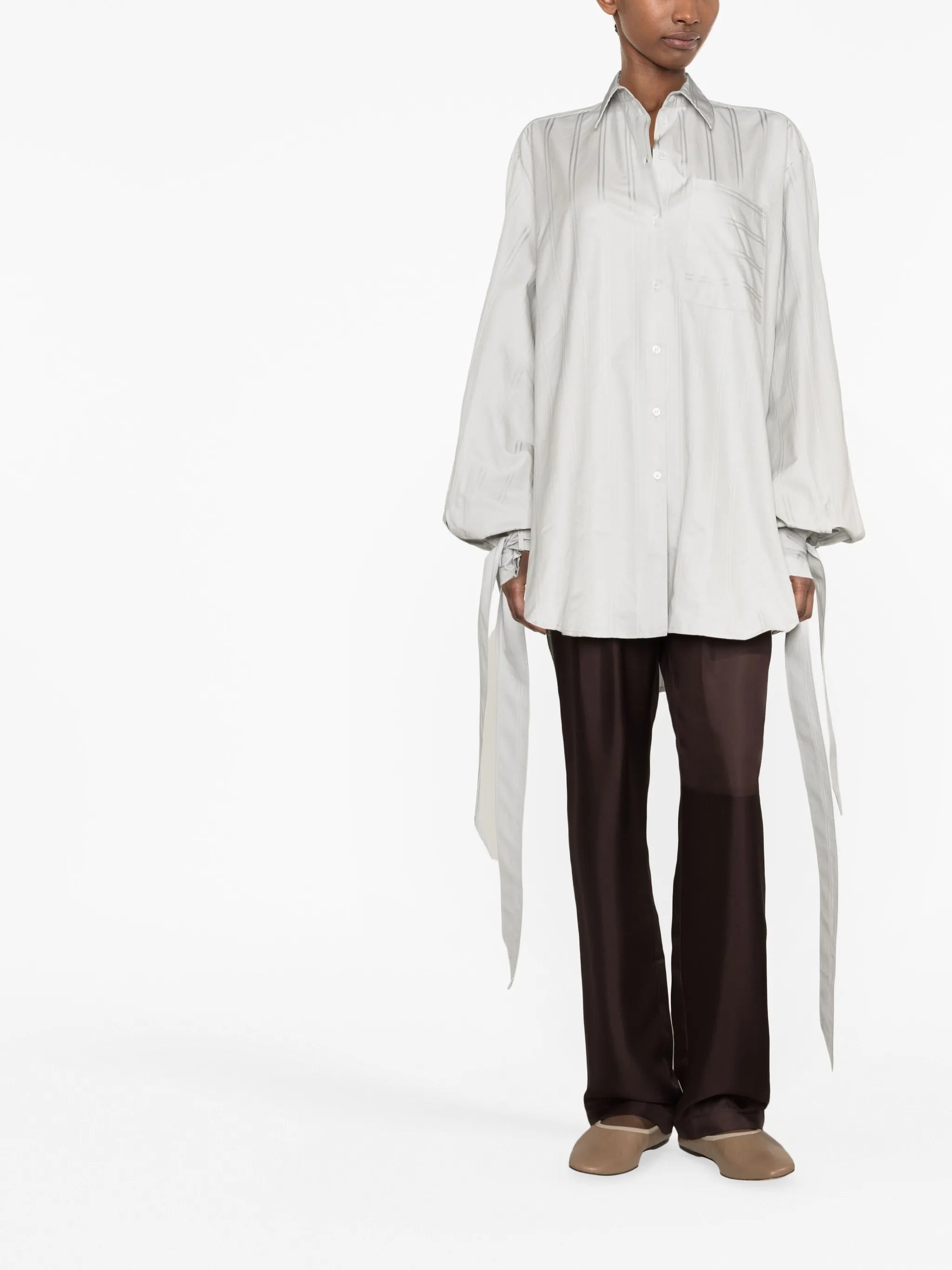 wide-sleeved pocket shirt