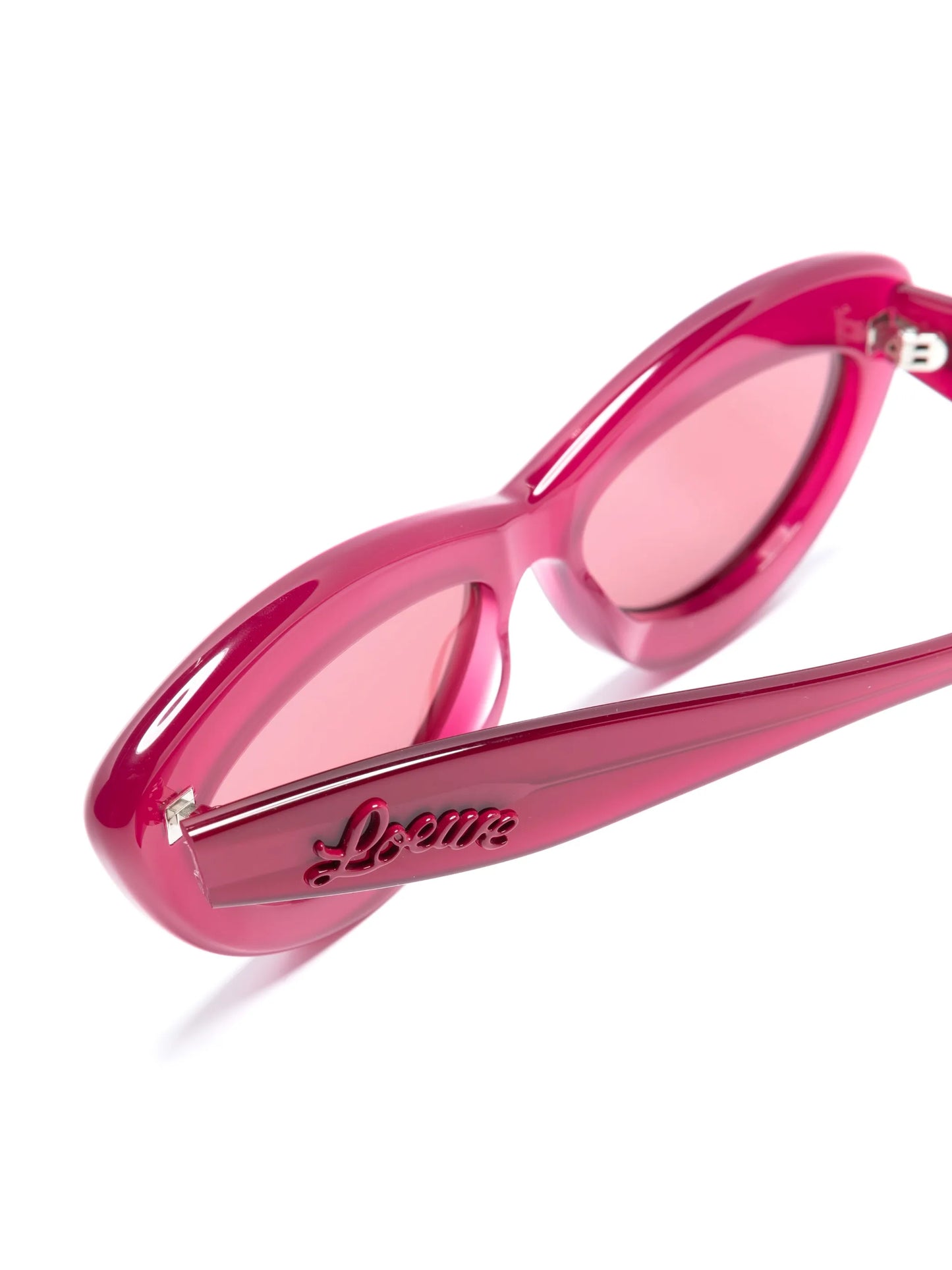 Curvy cat-eye sunglasses