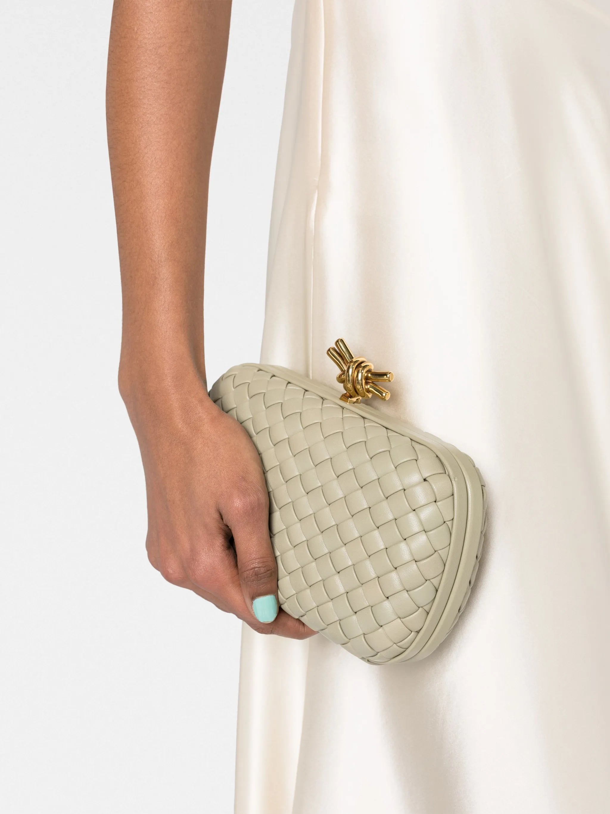 Knot clutch bag
