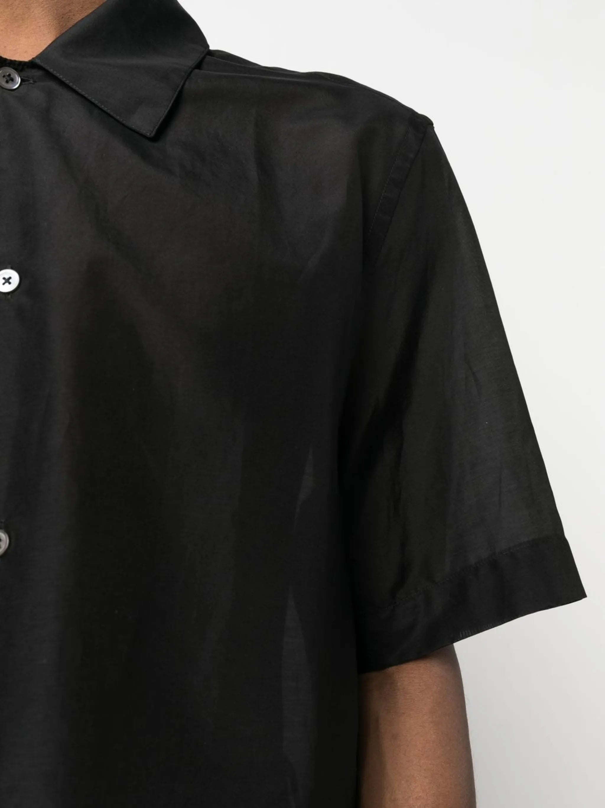 short-sleeved shirt