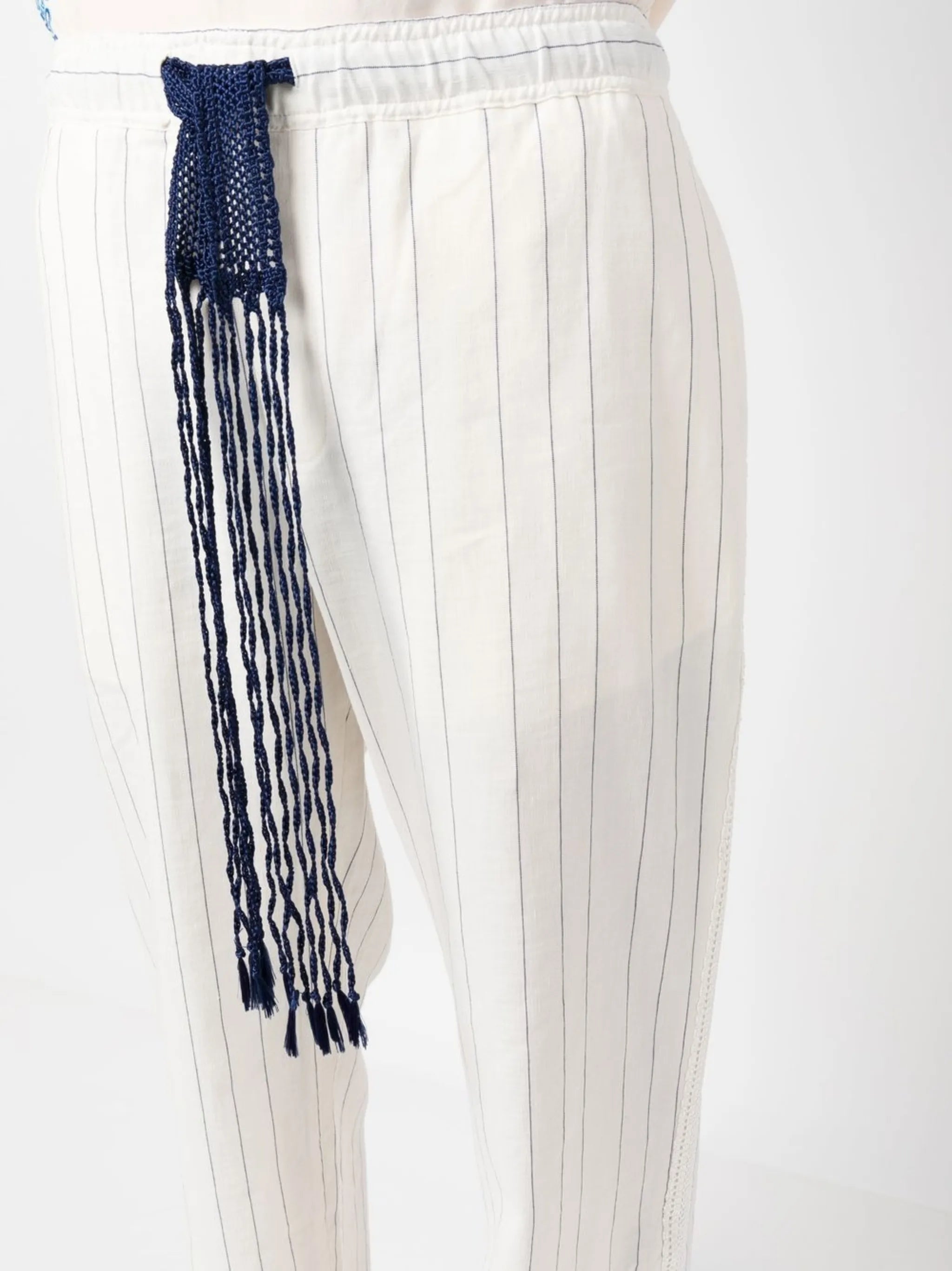 tied-waist pinstripe-pattern trousers