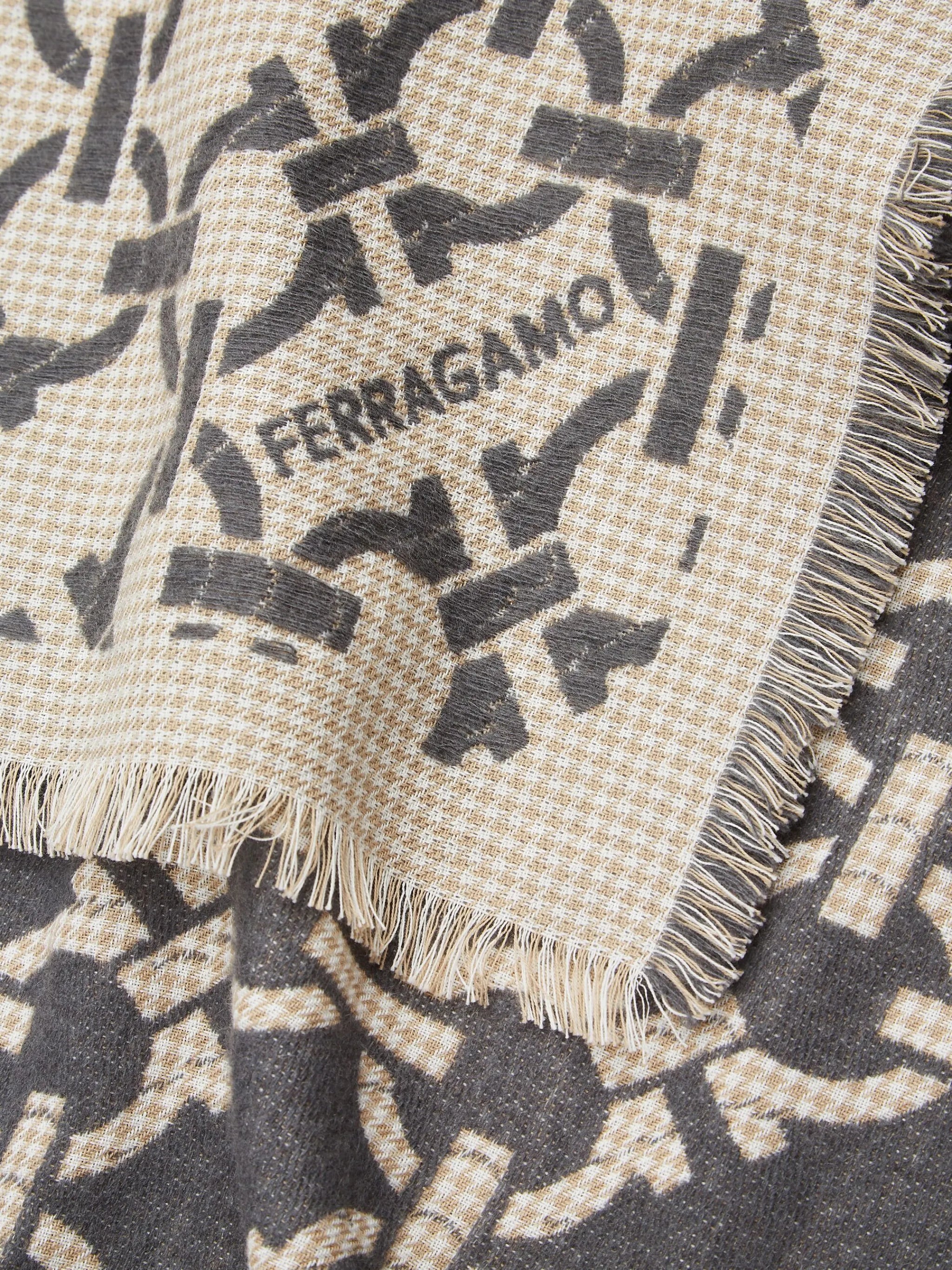 Gancini-print knitted scarf