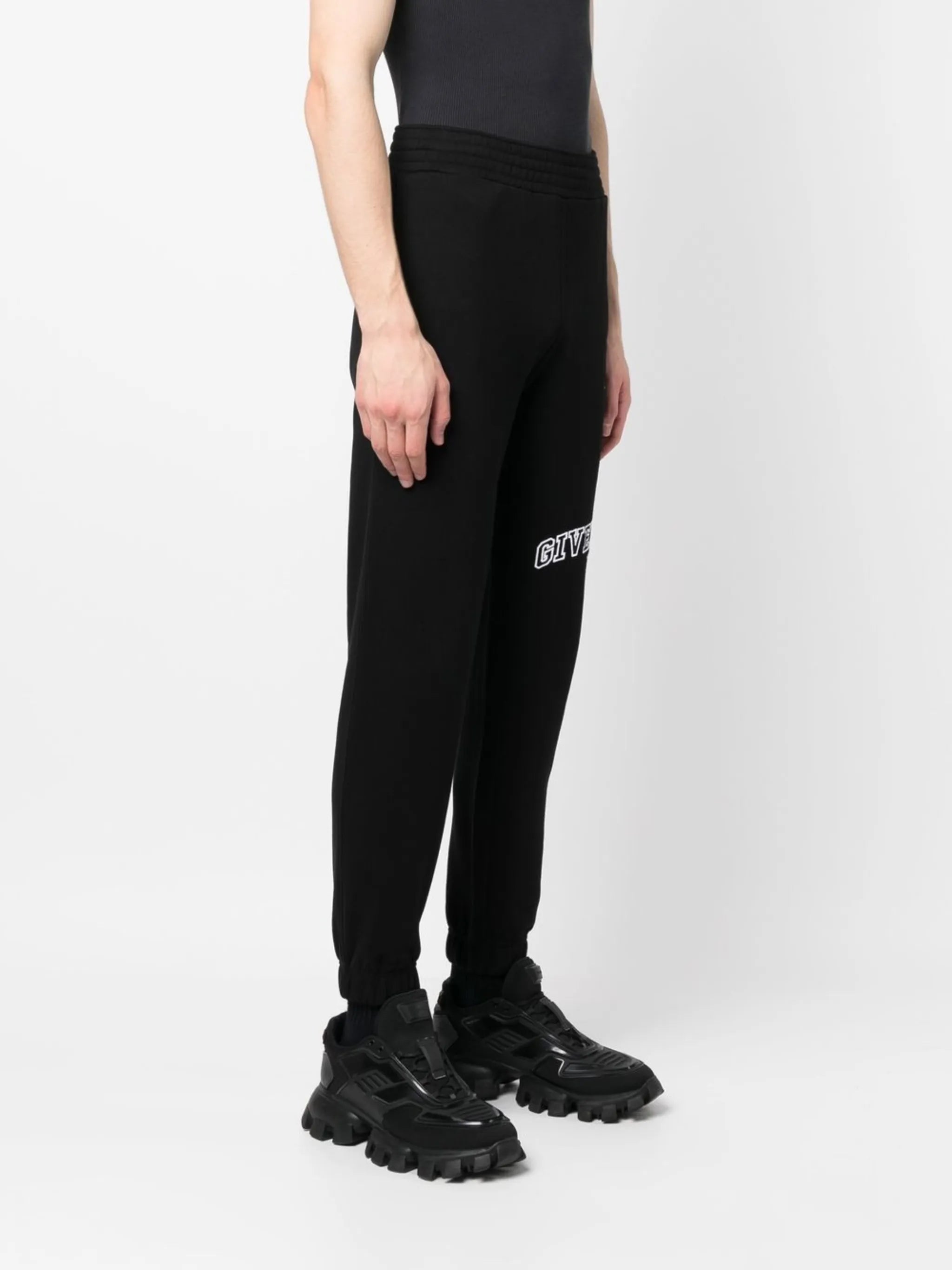 logo-embroidered tapered sweatpants