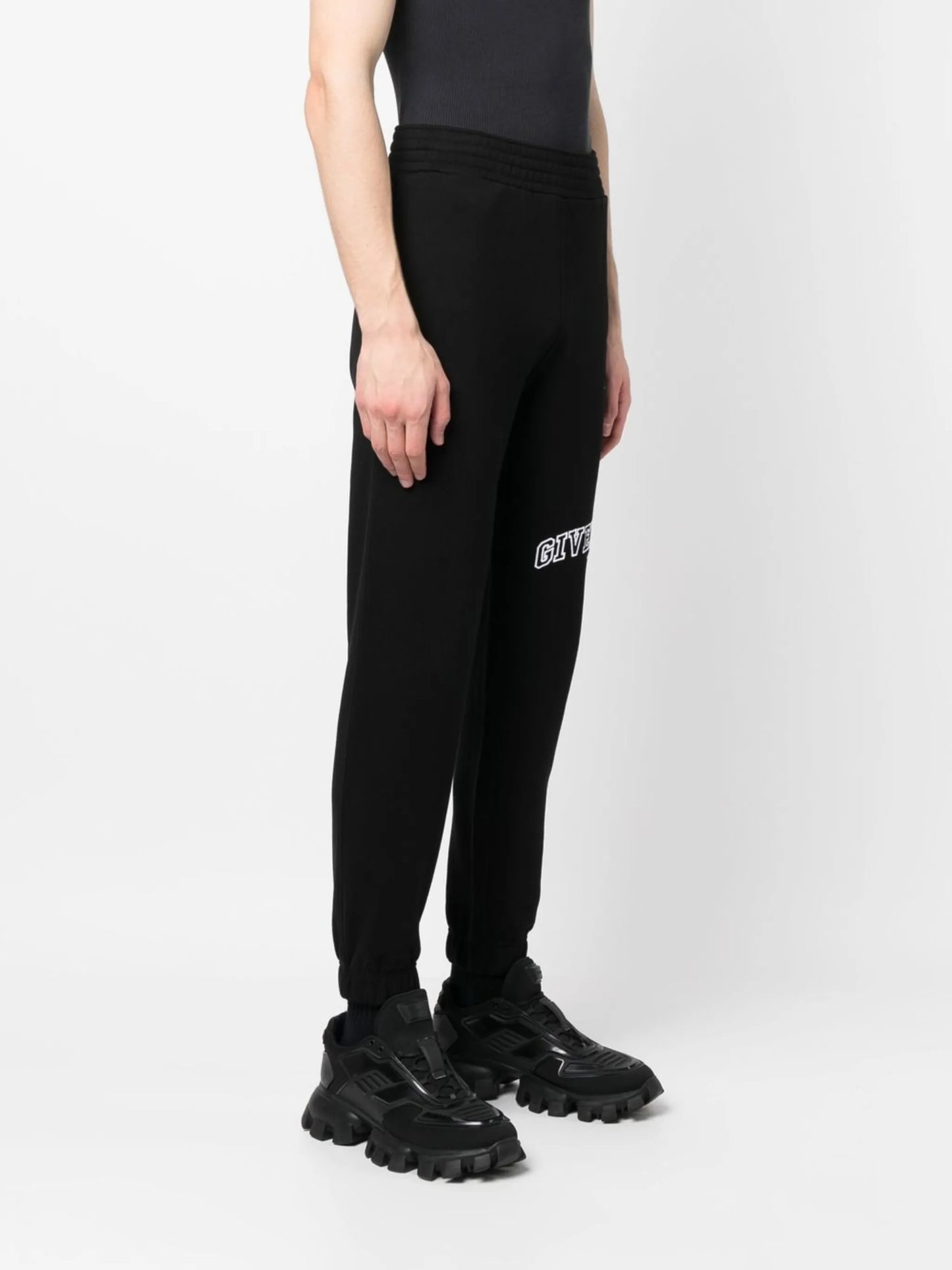 logo-embroidered tapered sweatpants