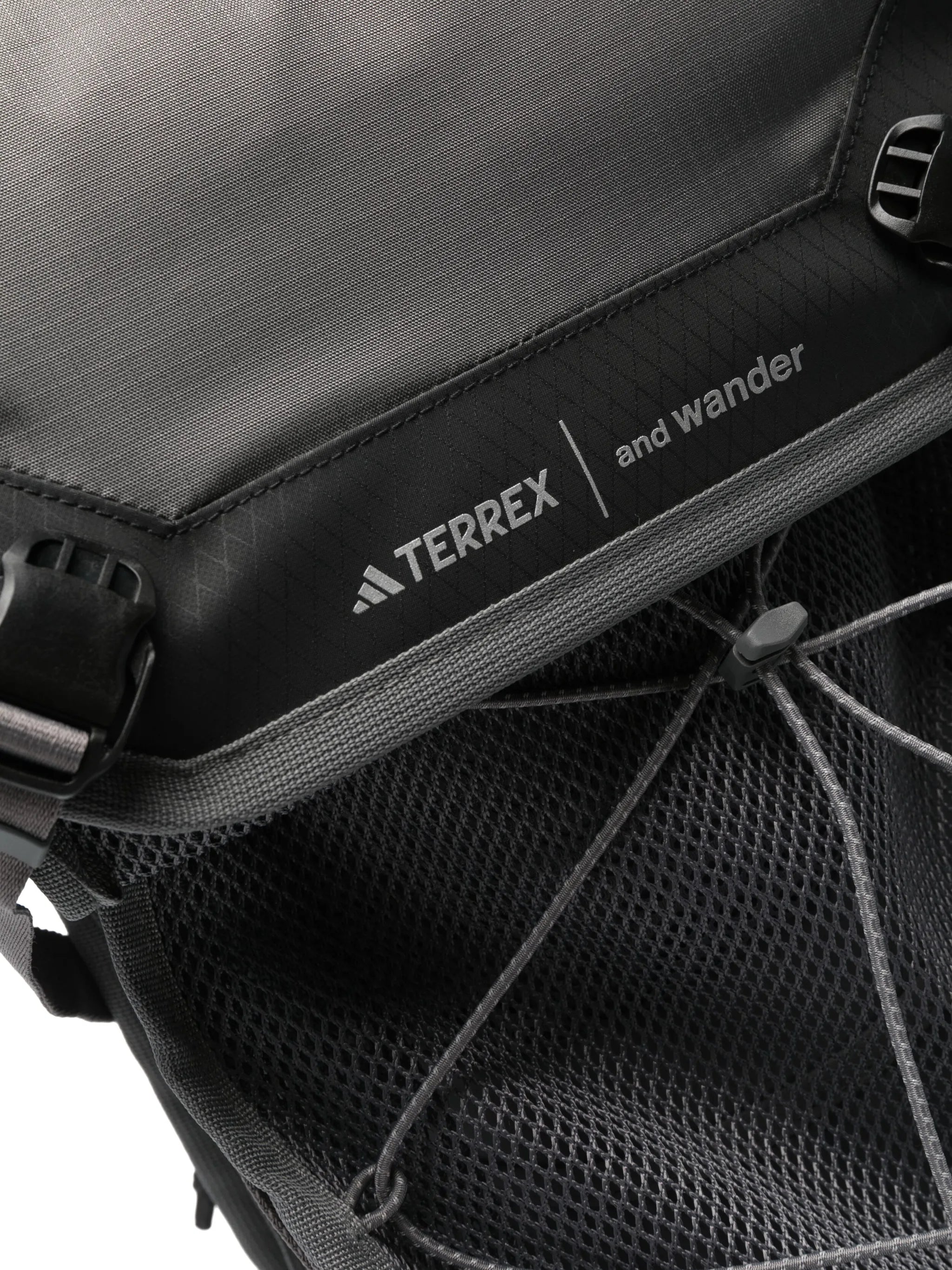 x and Wander Terrex Awdr backpack