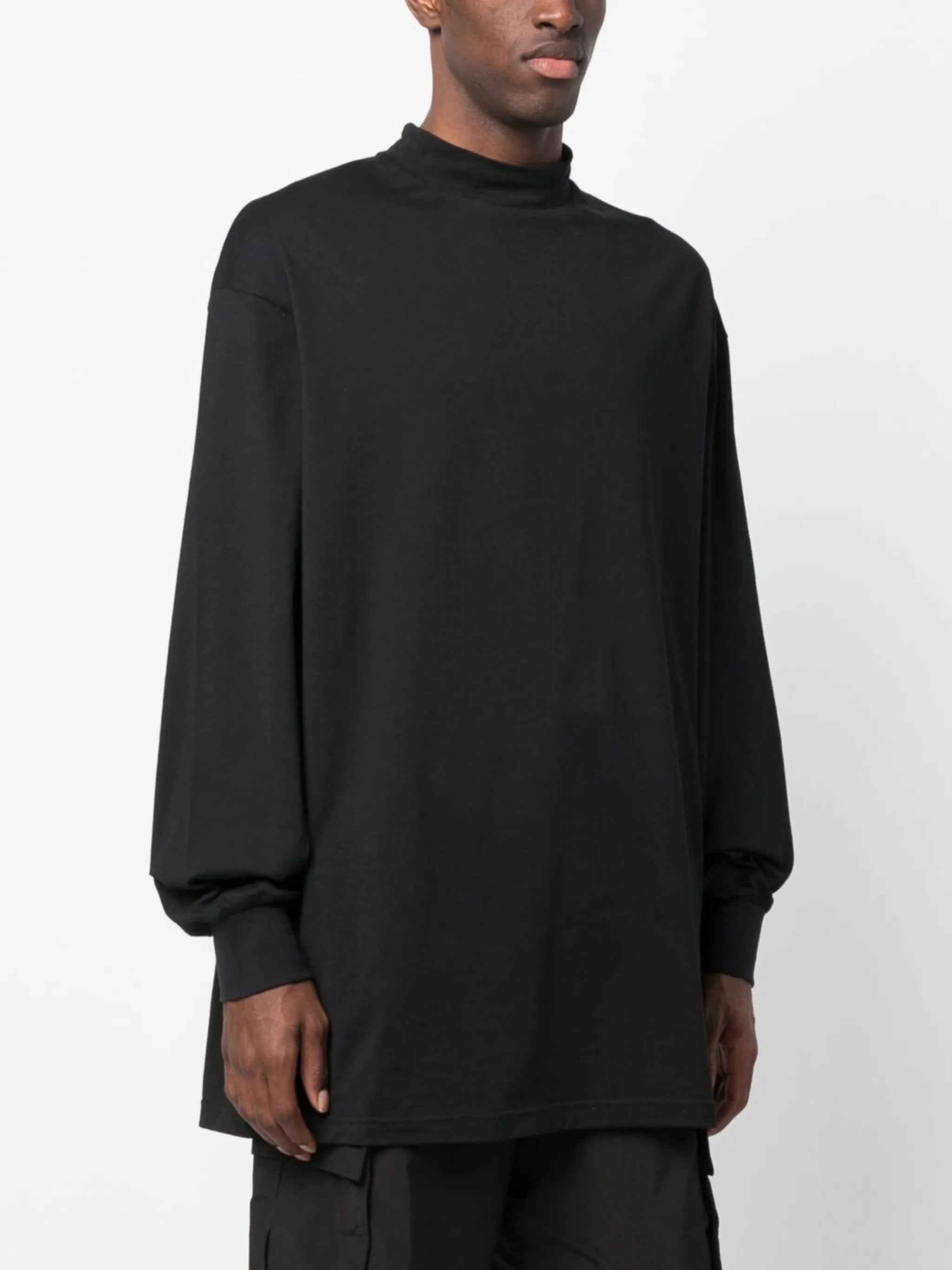 mock-neck long-sleeved cotton T-shirt