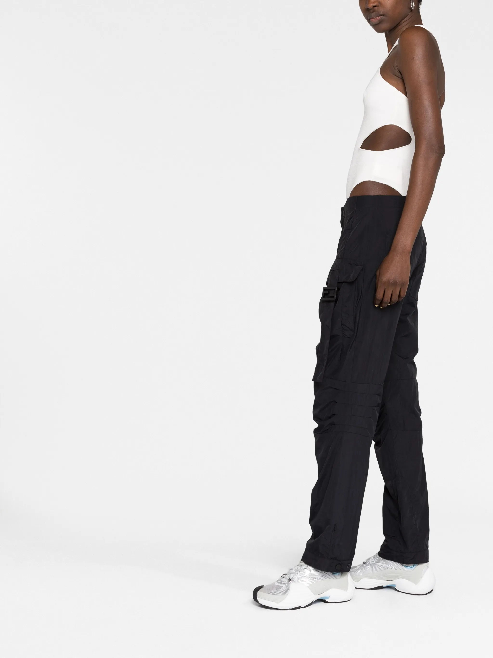 low-rise cargo sport trousers
