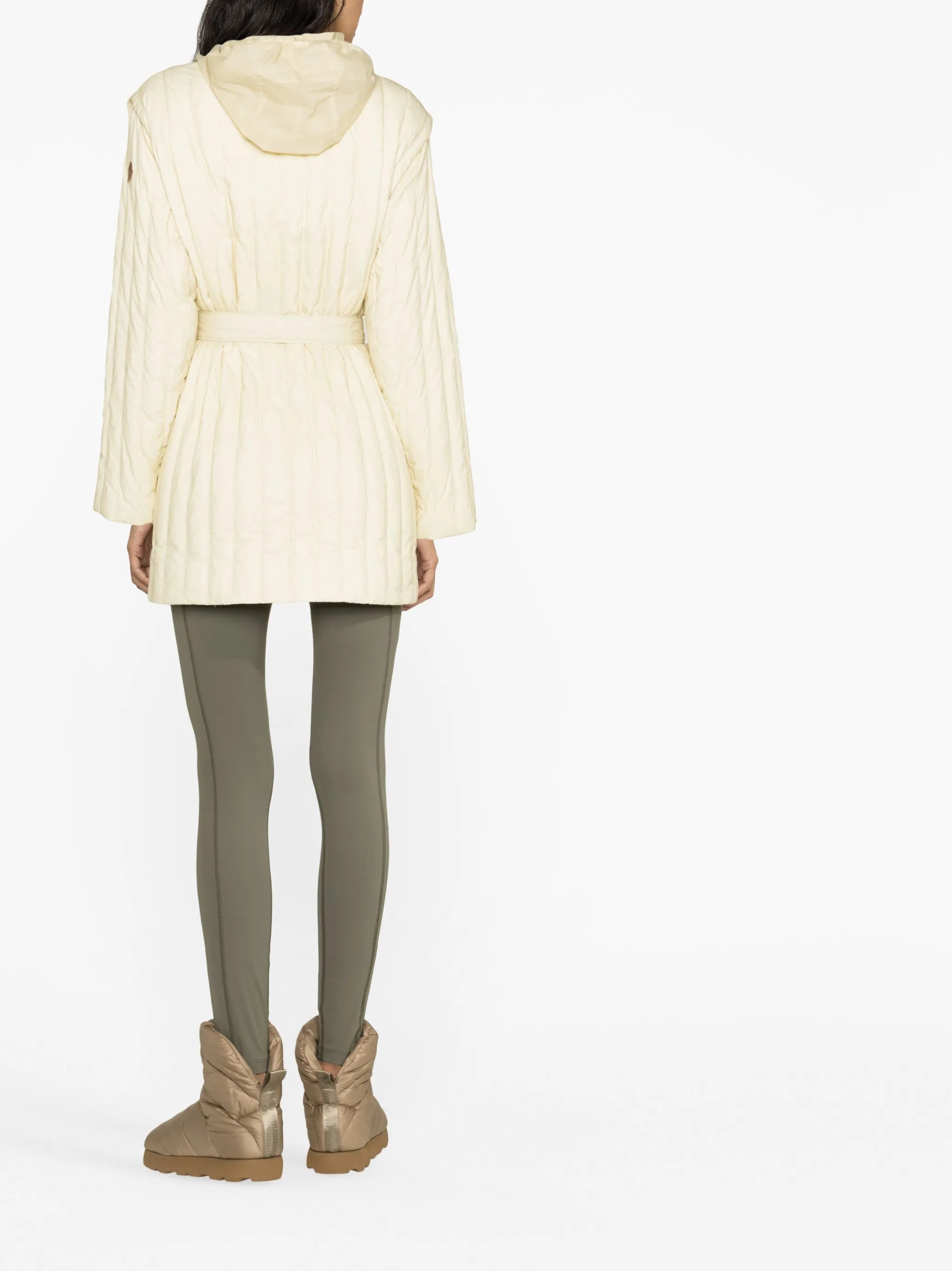 detachable-sleeve quilted jacket