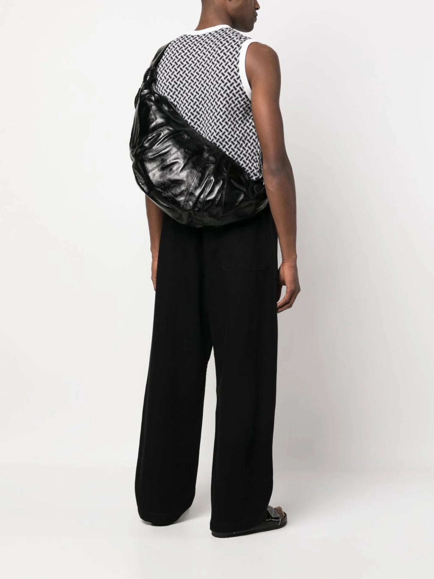 Croissant shoulder bag