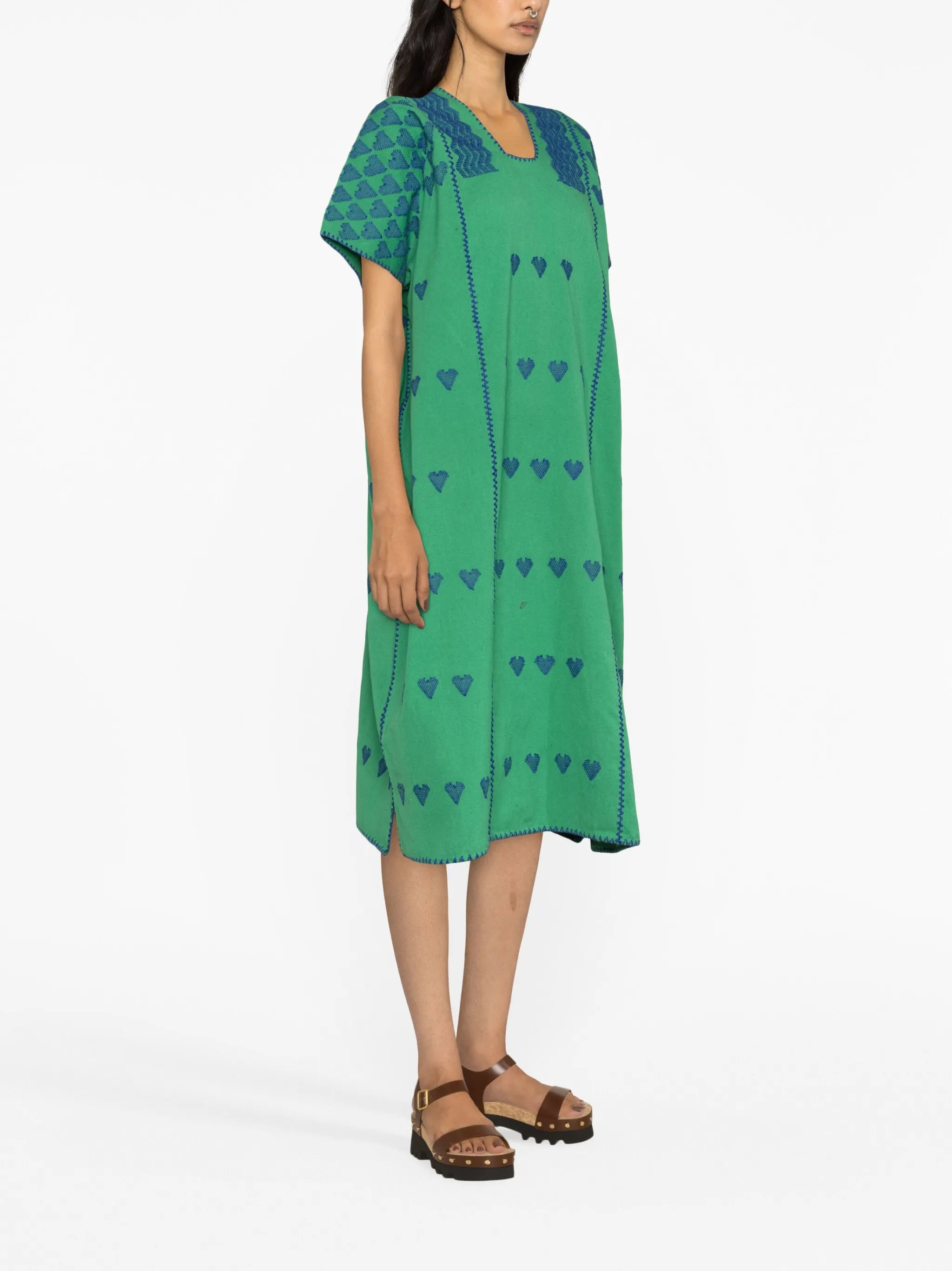 heart-embroidered kaftan dress
