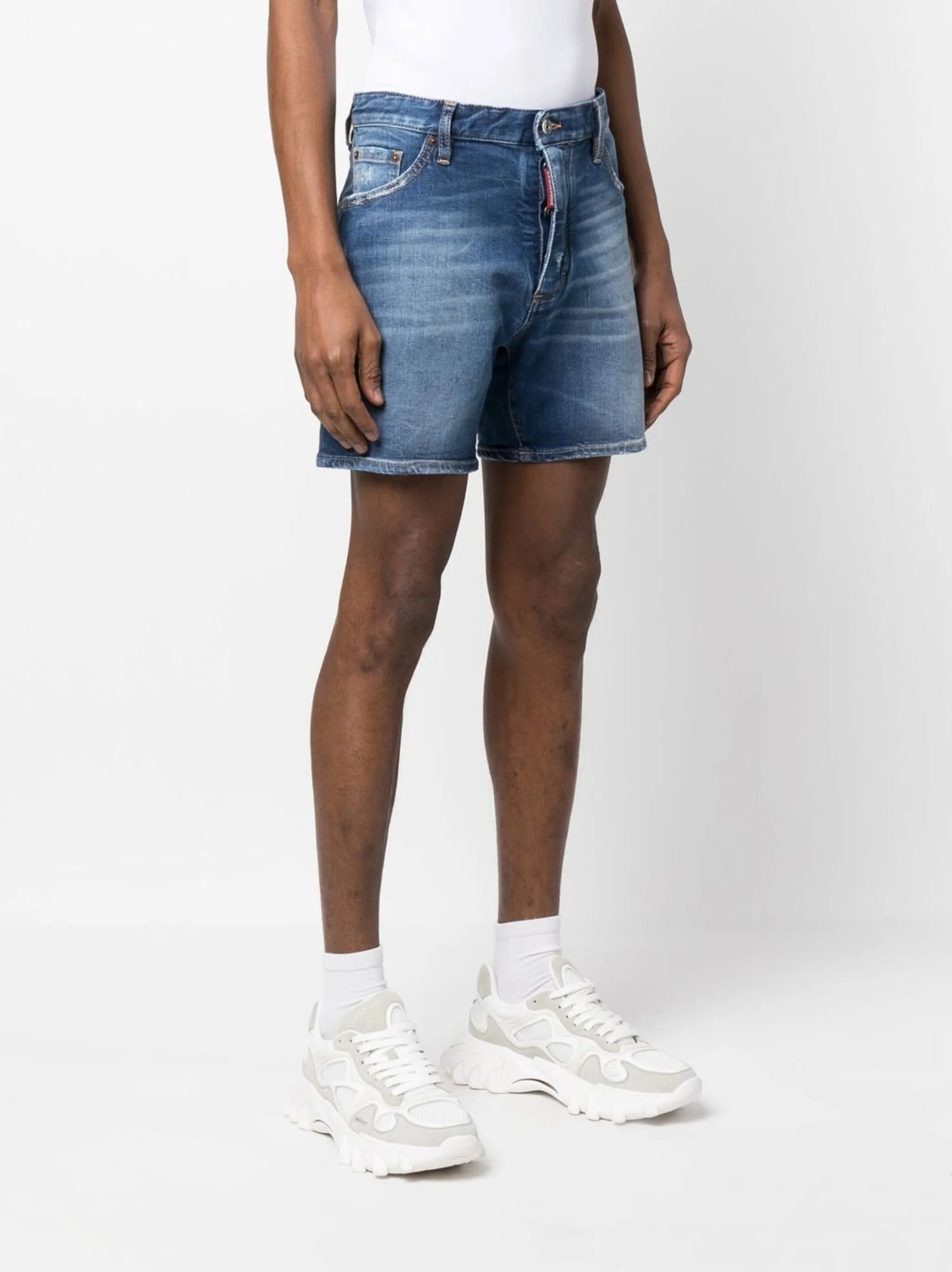 distressed-effect jeans shorts