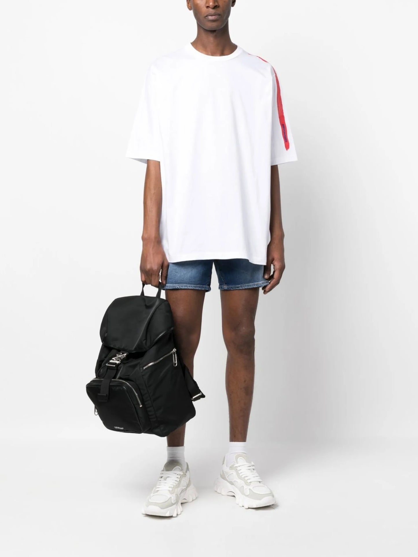 distressed-effect jeans shorts