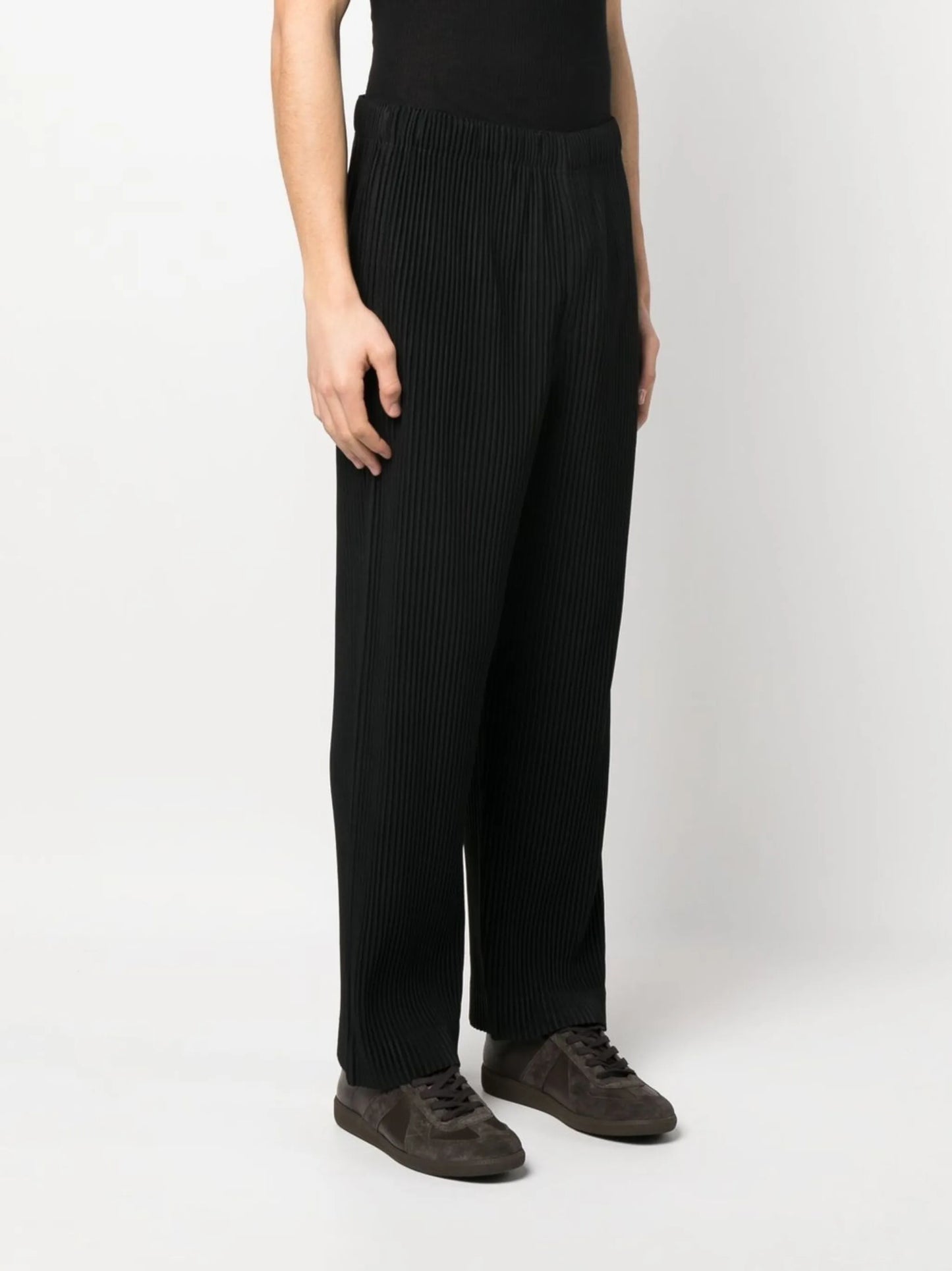 straight-leg plissé trousers