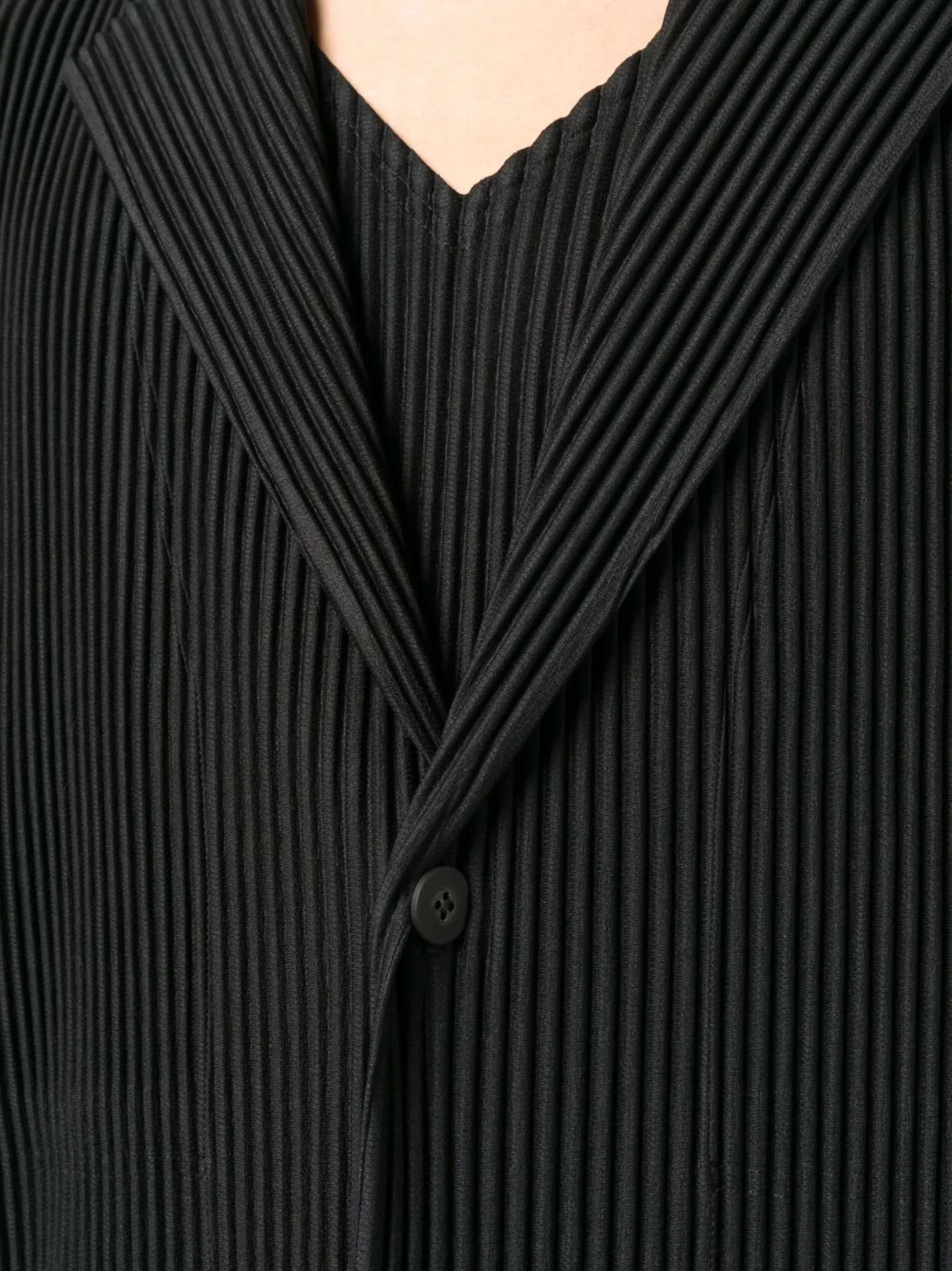 single-breasted suit jacket