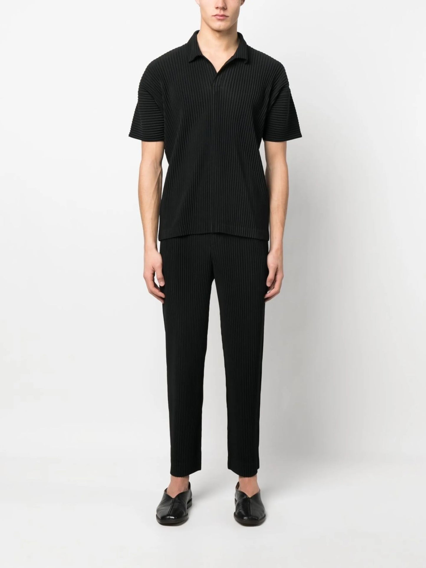 short-sleeve ribbed shirt