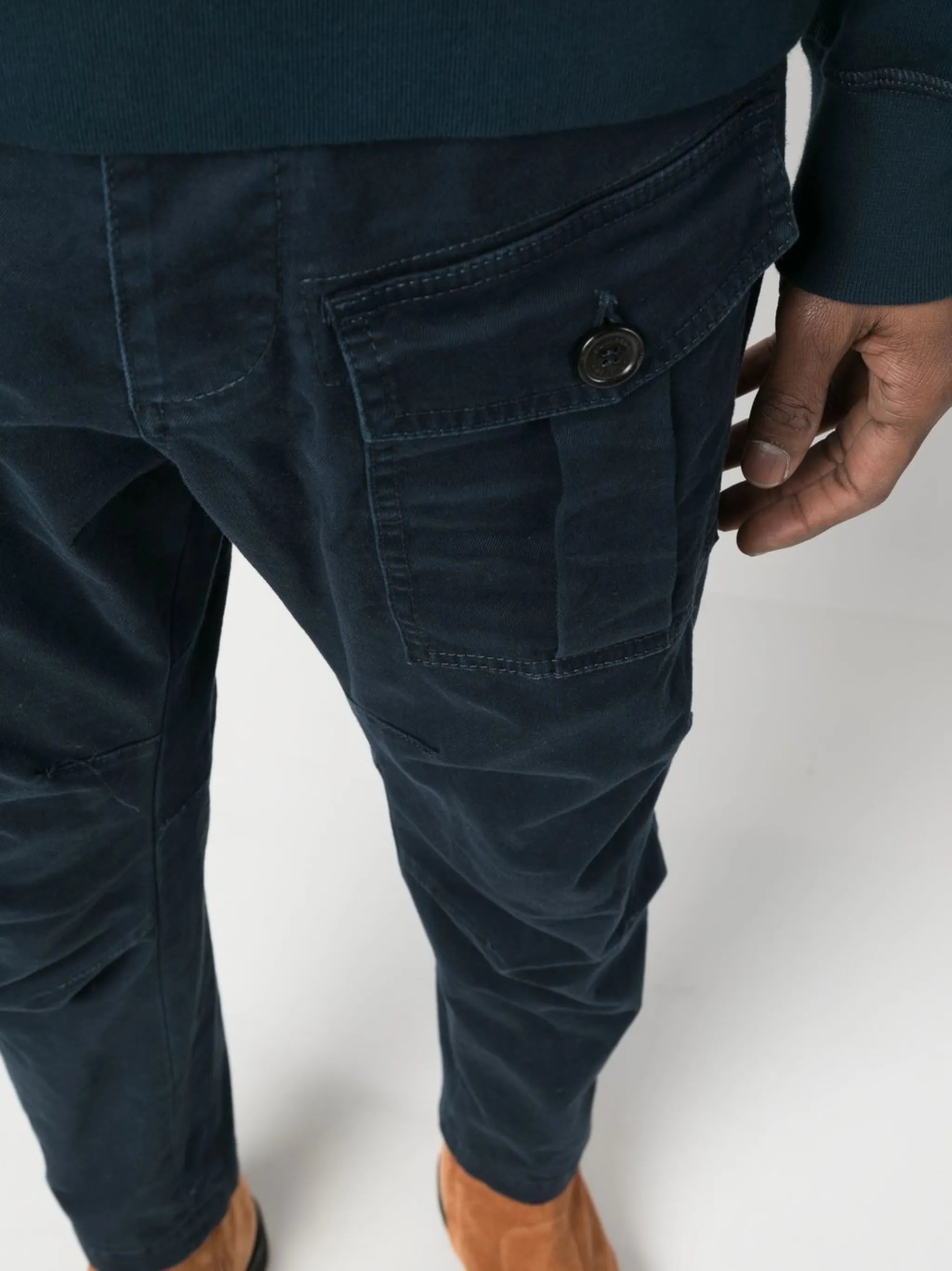 slim-cut cargo trousers