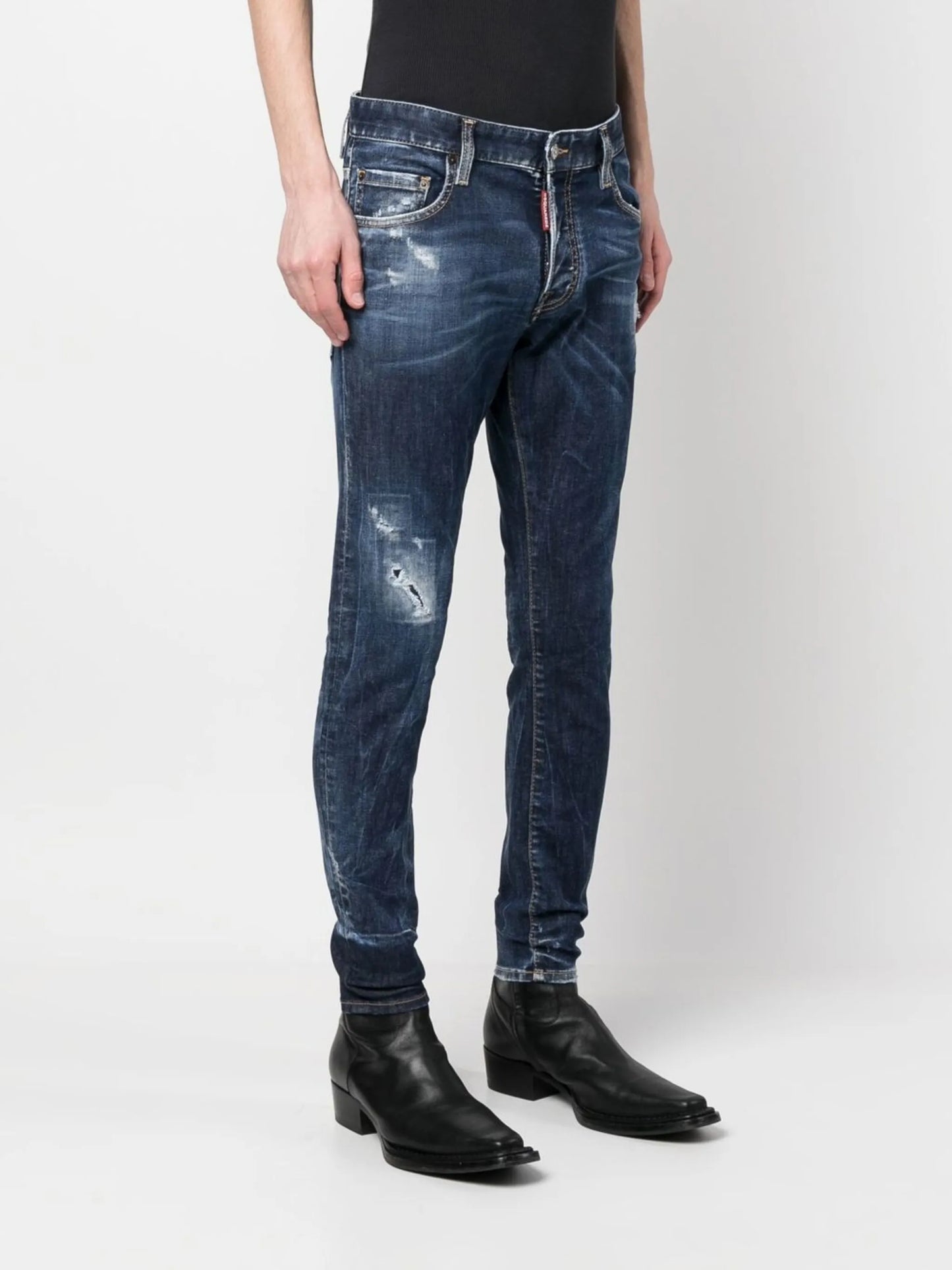 slim-fit distressed-effect jeans